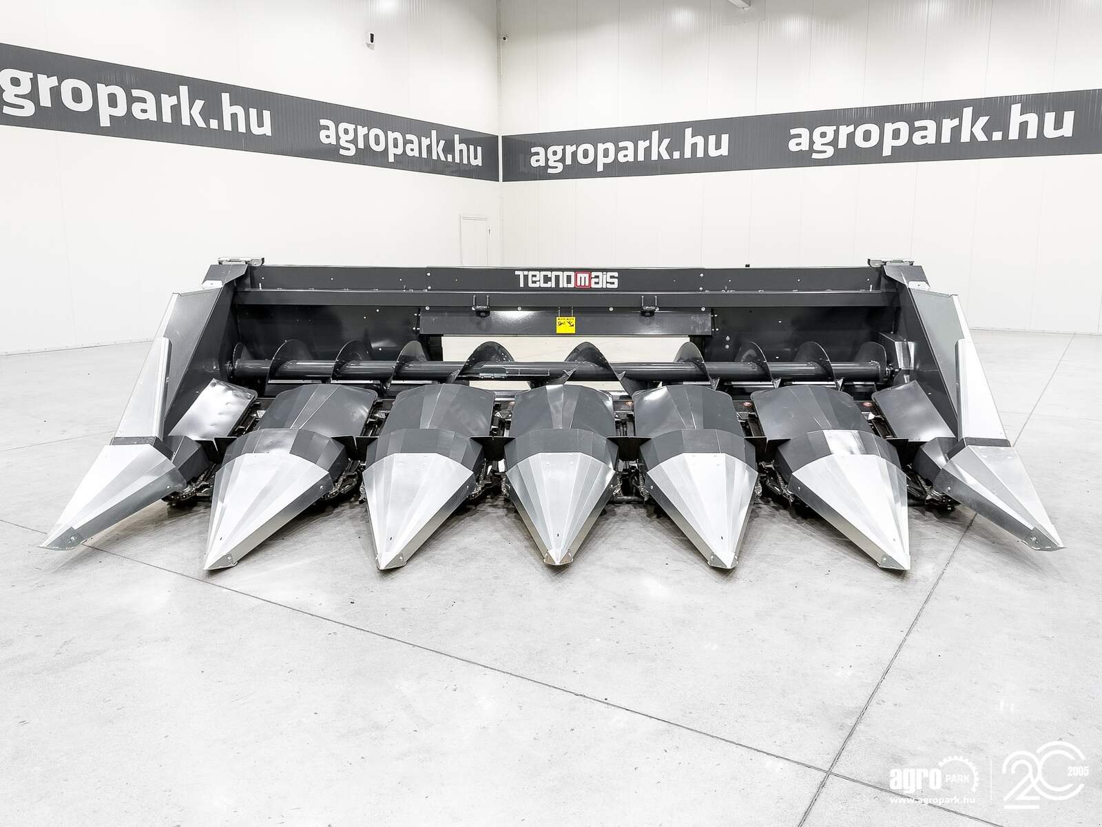 Schneidwerk typu Tecnomais TM3 6R 6 row (75 cm), rigid corn header for John Deere W and T combines, with chopper and stalk crushers, Gebrauchtmaschine v Csengele (Obrázek 7)