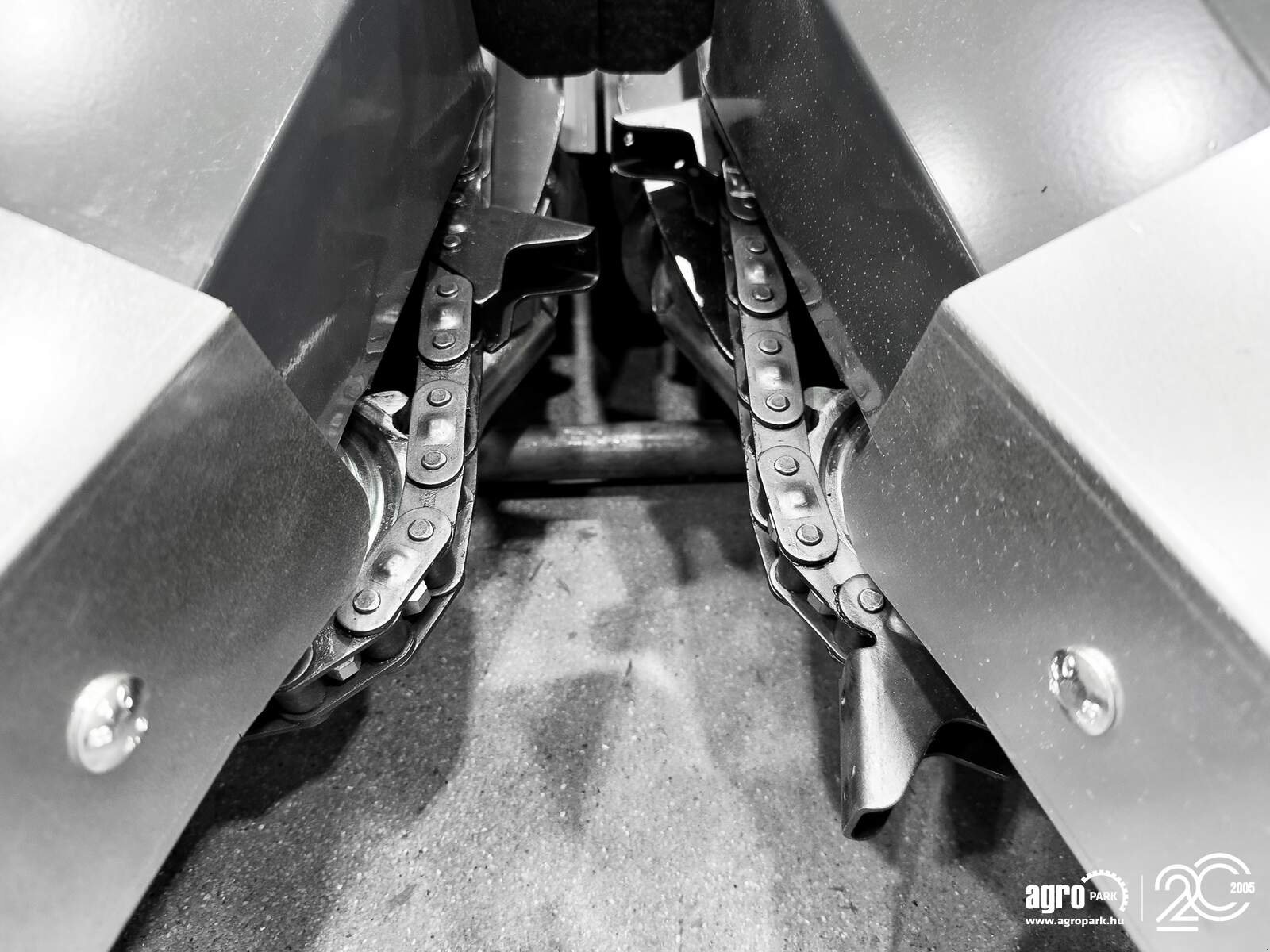 Schneidwerk typu Tecnomais TM3 6R 6 row (75 cm), rigid corn header for John Deere W and T combines, with chopper and stalk crushers, Gebrauchtmaschine v Csengele (Obrázek 12)