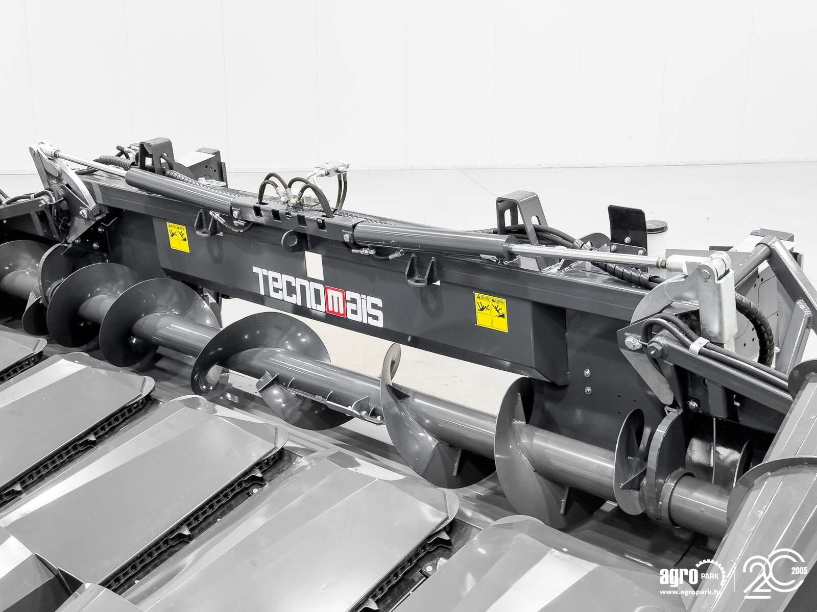 Schneidwerk typu Tecnomais TMRP2 6R-F corn header, 6 row, foldable, 75 cm, for Case IH és New Holland combines, chopper, stalk crushers, Gebrauchtmaschine v Csengele (Obrázek 18)