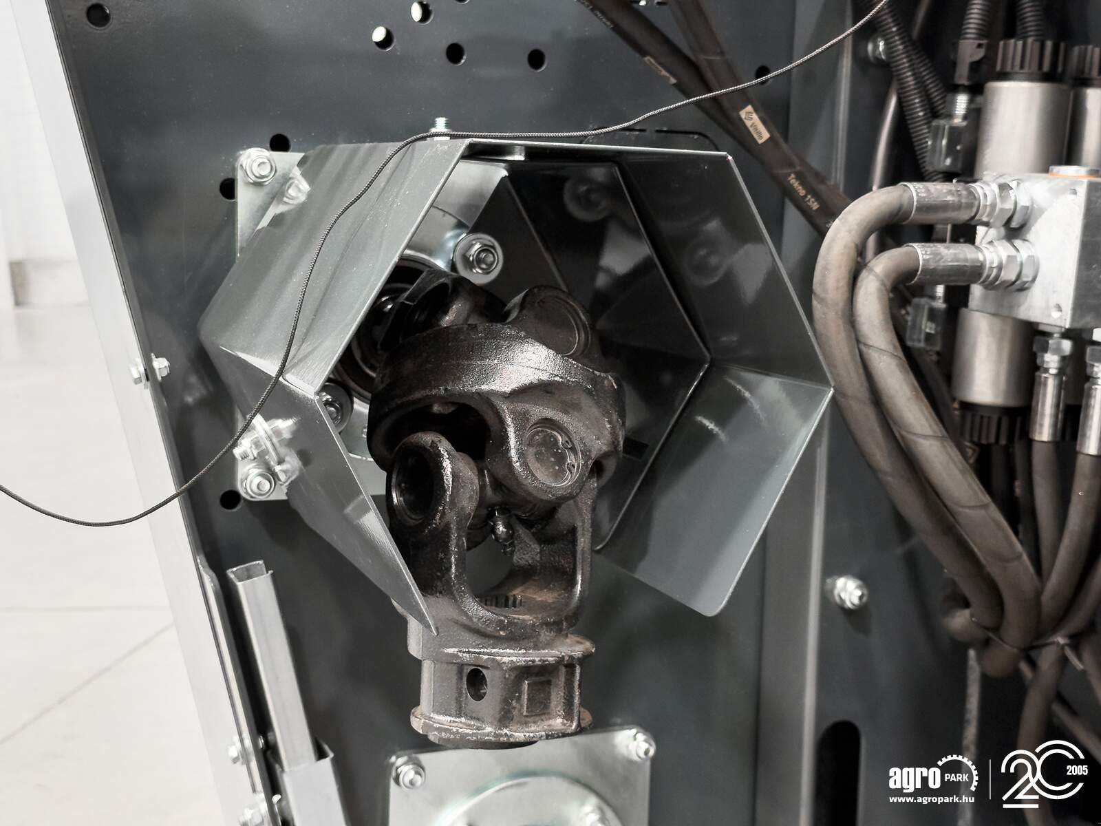 Schneidwerk typu Tecnomais TMRP2 6R-F corn header, 6 row, foldable, 75 cm, for Case IH és New Holland combines, chopper, stalk crushers, Gebrauchtmaschine v Csengele (Obrázek 25)