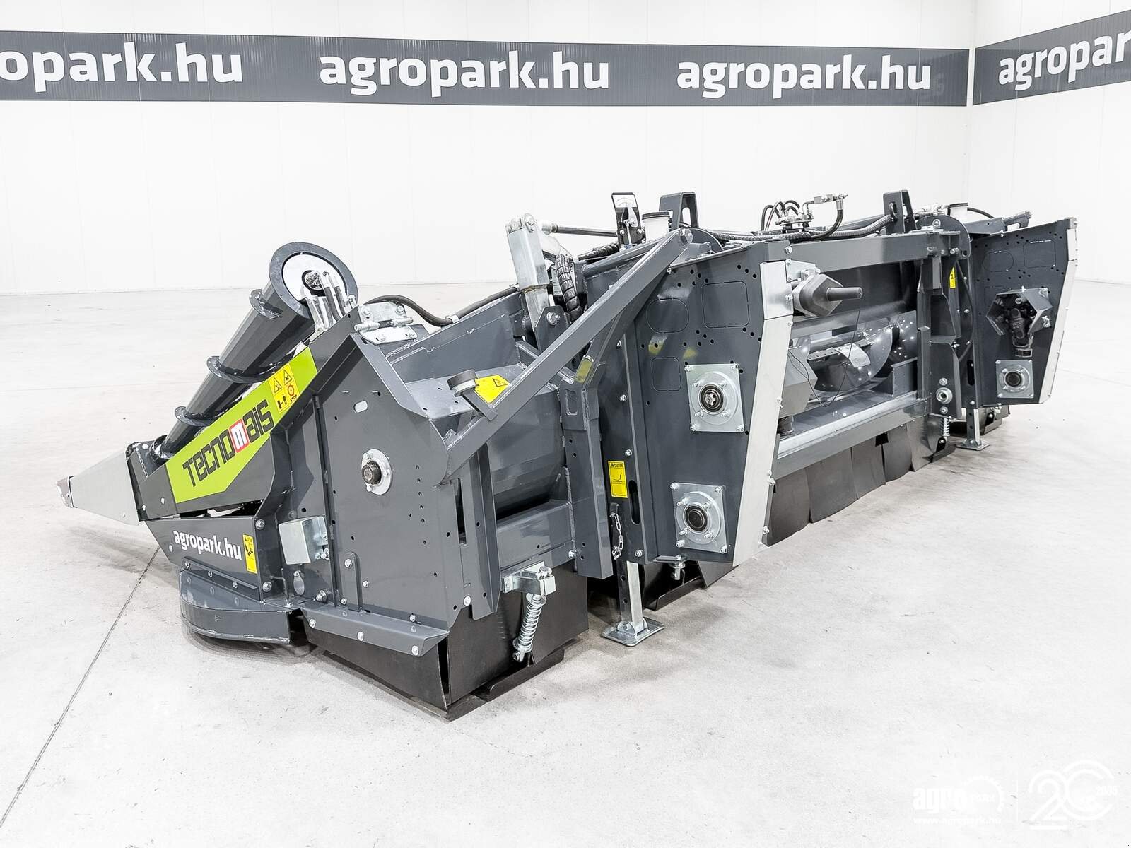 Schneidwerk des Typs Tecnomais TMRP2 6R-F corn header, 6 row, foldable, 75 cm, for Claas Tucano and Lexion combines, chopper, stalk crushers, Gebrauchtmaschine in Csengele (Bild 4)