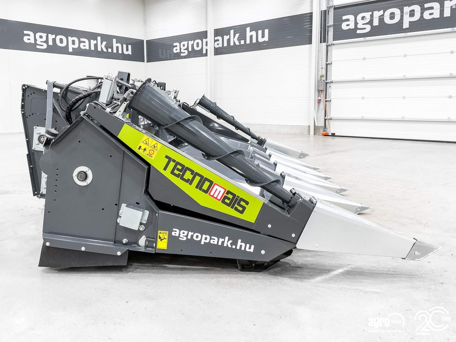 Schneidwerk des Typs Tecnomais TMRP2 6R-F corn header, 6 row, foldable, 75 cm, for Claas Tucano and Lexion combines, chopper, stalk crushers, Gebrauchtmaschine in Csengele (Bild 8)