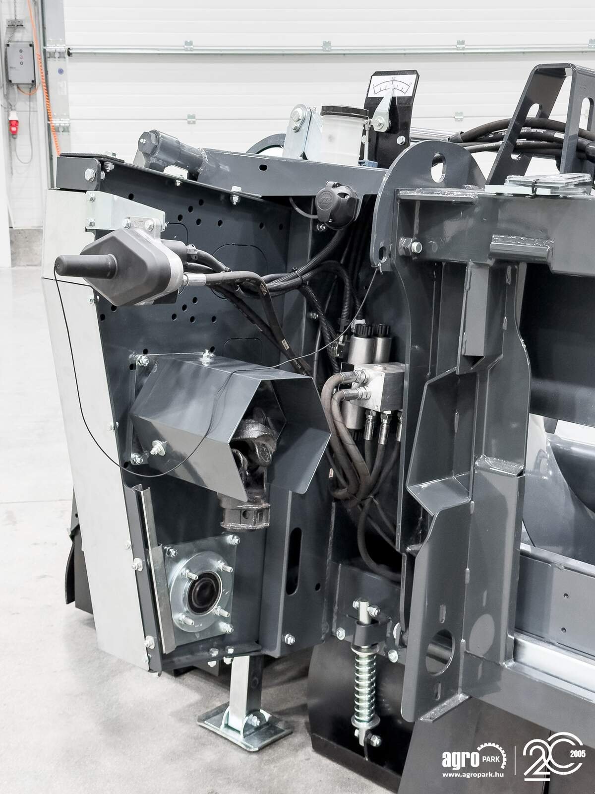 Schneidwerk des Typs Tecnomais TMRP2 6R-F corn header, 6 row, foldable, 75 cm, for Claas Tucano and Lexion combines, chopper, stalk crushers, Gebrauchtmaschine in Csengele (Bild 21)