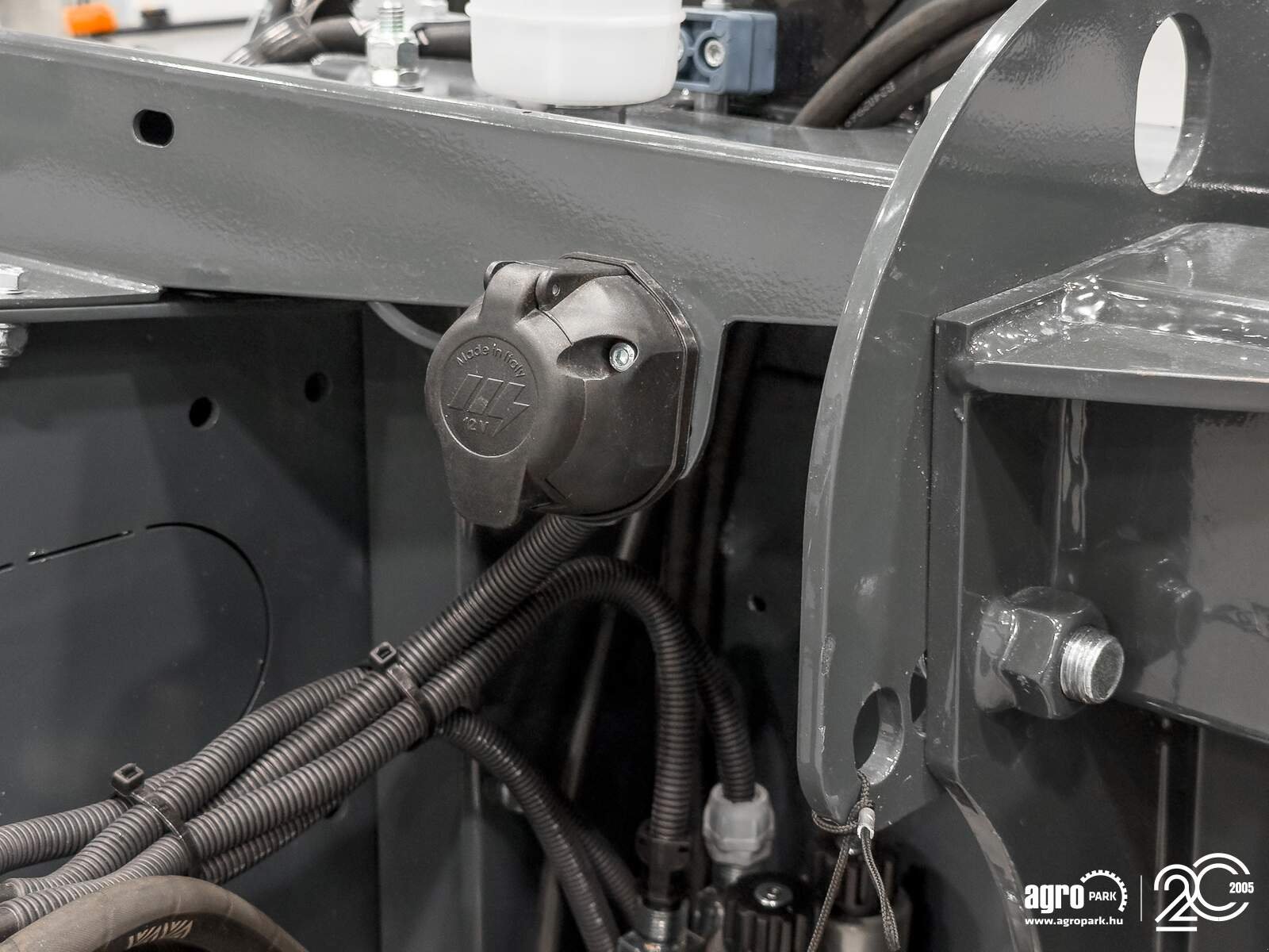 Schneidwerk des Typs Tecnomais TMRP2 6R-F corn header, 6 row, foldable, 75 cm, for Claas Tucano and Lexion combines, chopper, stalk crushers, Gebrauchtmaschine in Csengele (Bild 23)