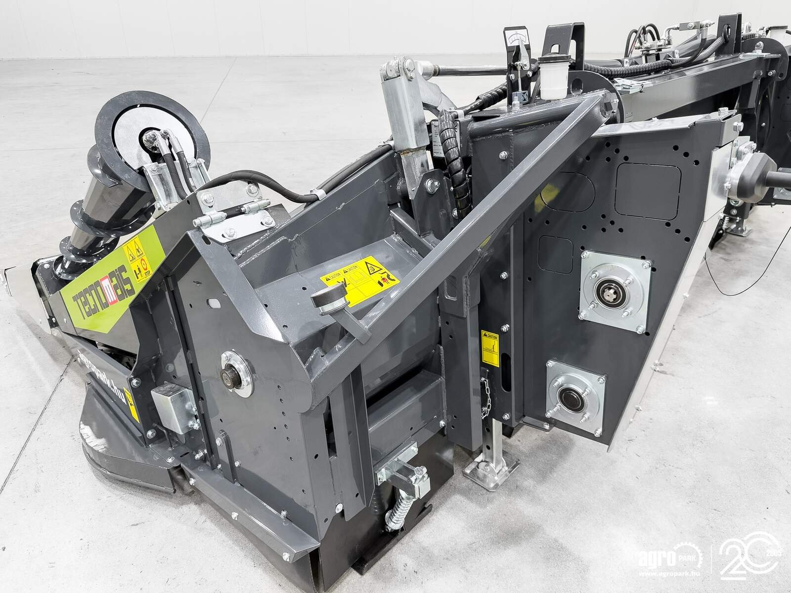 Schneidwerk des Typs Tecnomais TMRP2 6R-F corn header, 6 row, foldable, 75 cm, for Claas Tucano and Lexion combines, chopper, stalk crushers, Gebrauchtmaschine in Csengele (Bild 26)