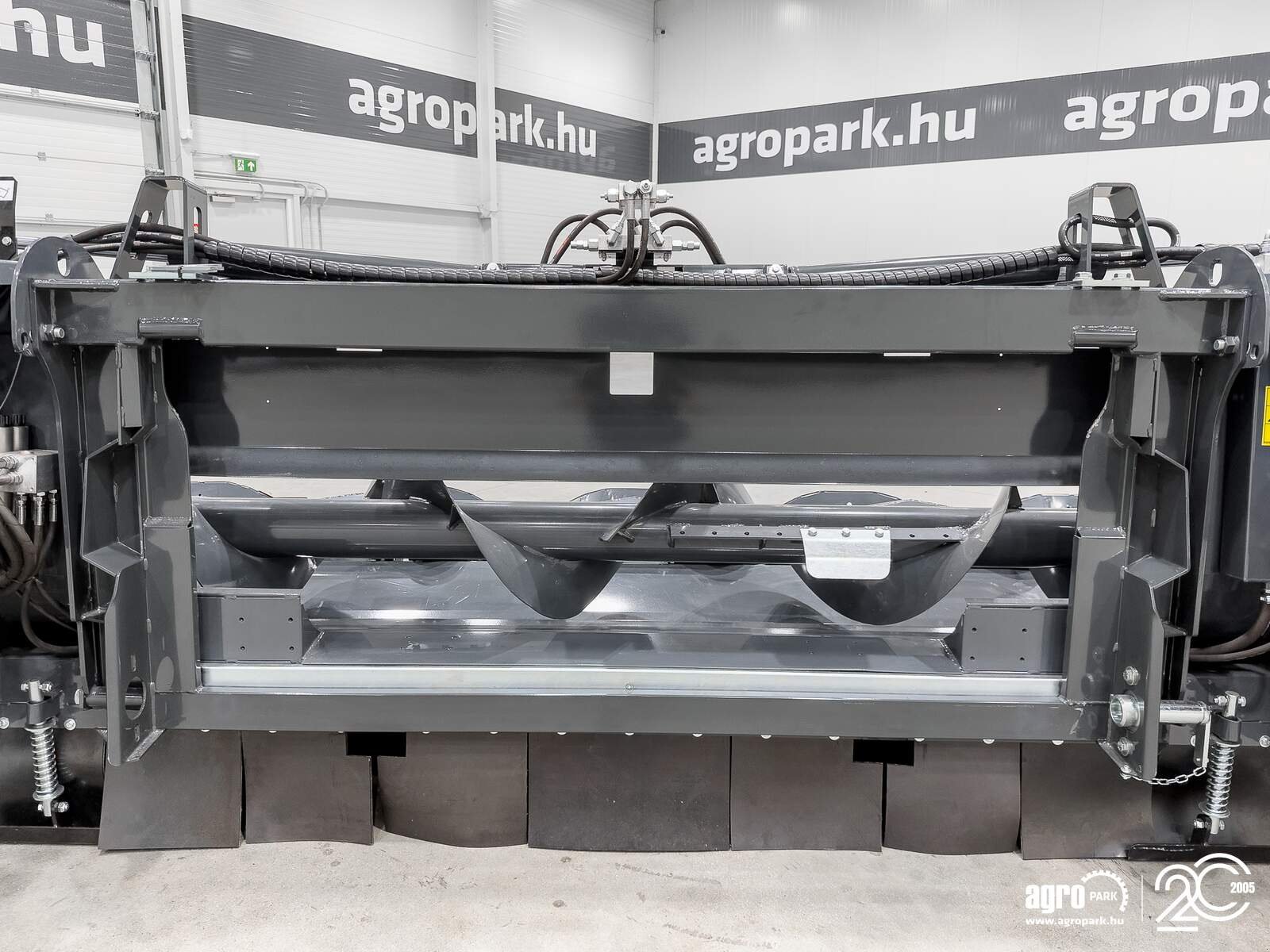 Schneidwerk des Typs Tecnomais TMRP2 6R-F corn header, 6 row, foldable, 75 cm, for Claas Tucano and Lexion combines, chopper, stalk crushers, Gebrauchtmaschine in Csengele (Bild 29)