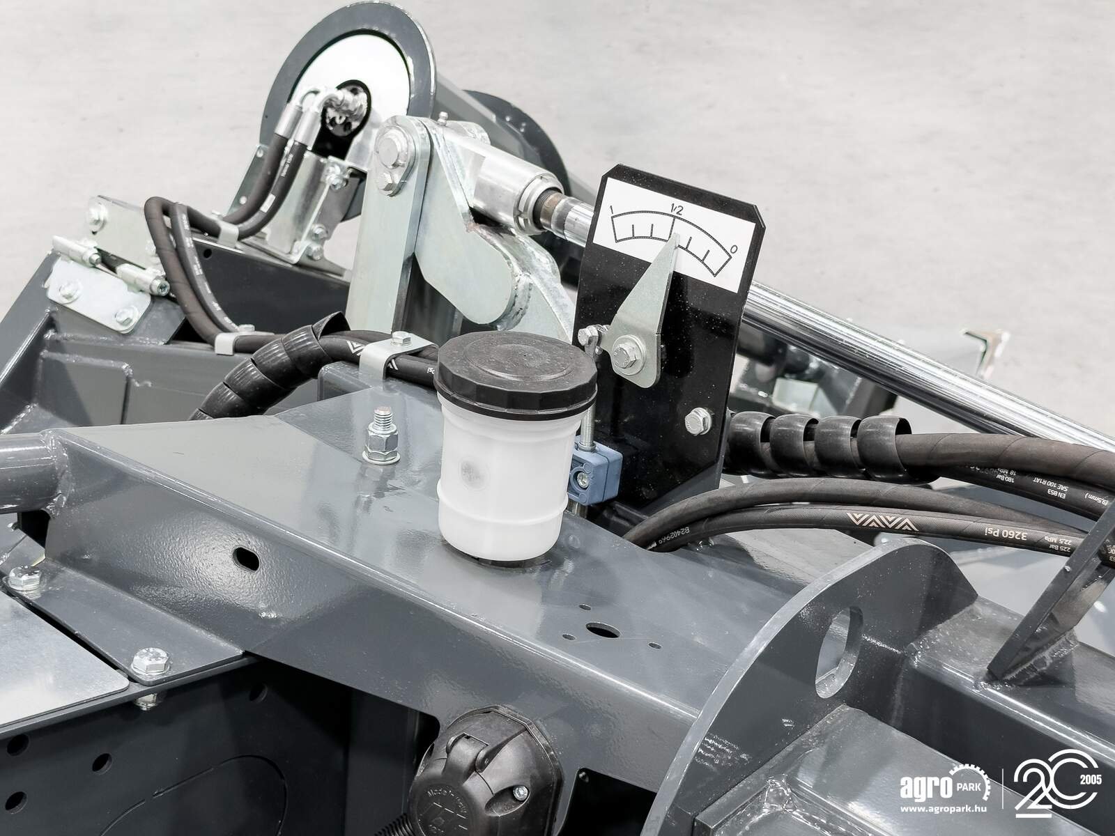 Schneidwerk of the type Tecnomais TMRP2 6R-F corn header, 6 row, foldable, 75 cm, for John Deere W and T combines, chopper, stalk crushers, Gebrauchtmaschine in Csengele (Picture 22)