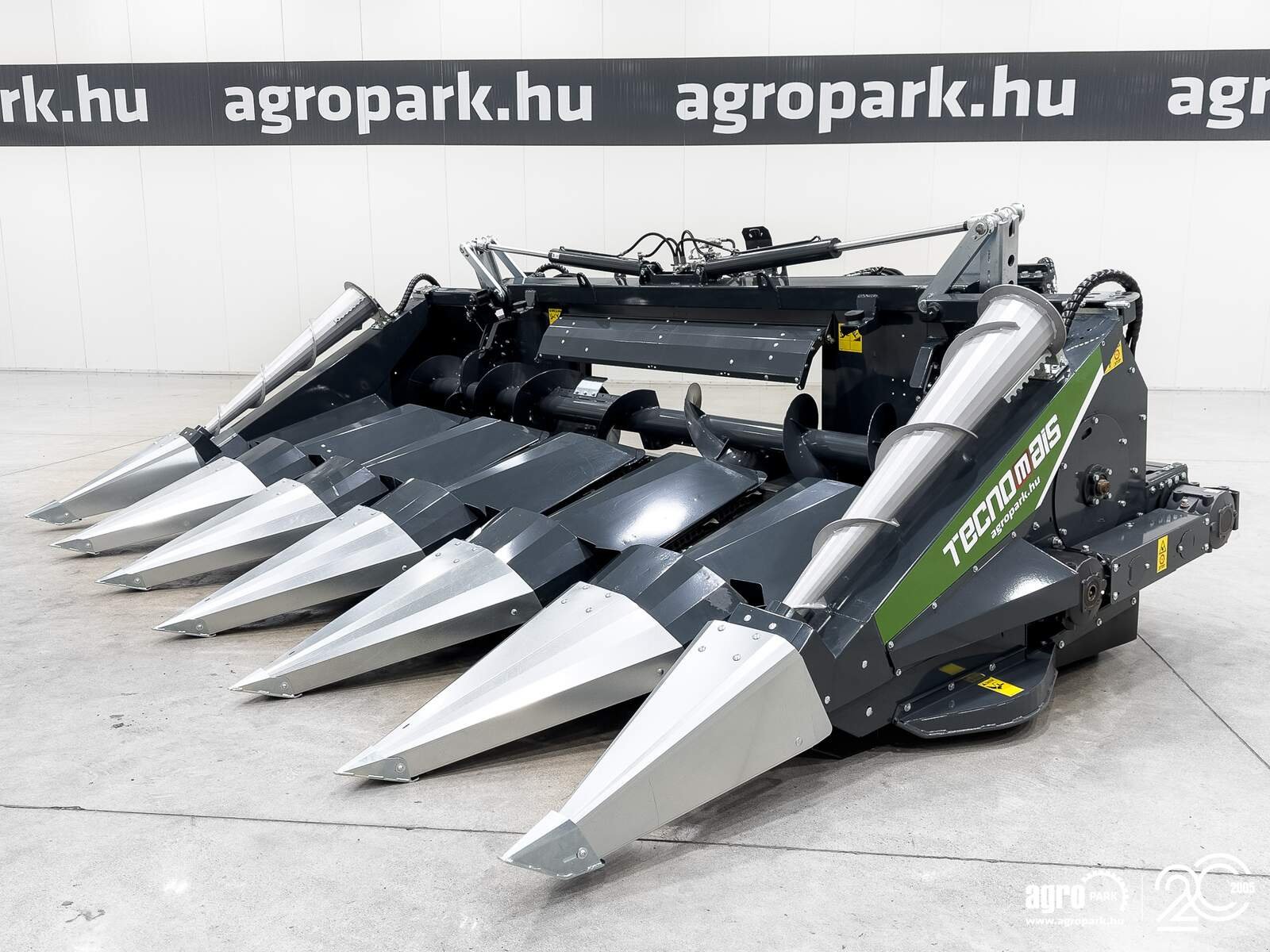 Schneidwerk typu Tecnomais TMRP4 6R-F 6 row (75 cm), foldable corn header, for Case IH and New Holland combines, Gebrauchtmaschine v Csengele (Obrázek 1)