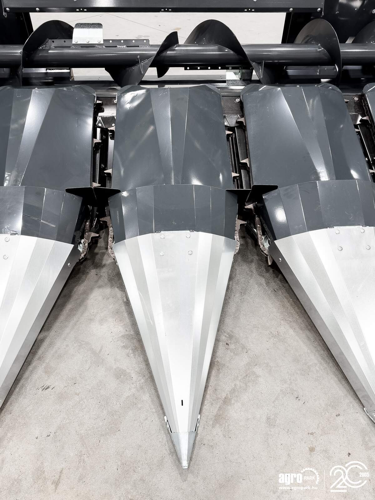 Schneidwerk typu Tecnomais TMRP4 6R-F 6 row (75 cm), foldable corn header, for Case IH and New Holland combines, Gebrauchtmaschine v Csengele (Obrázek 11)