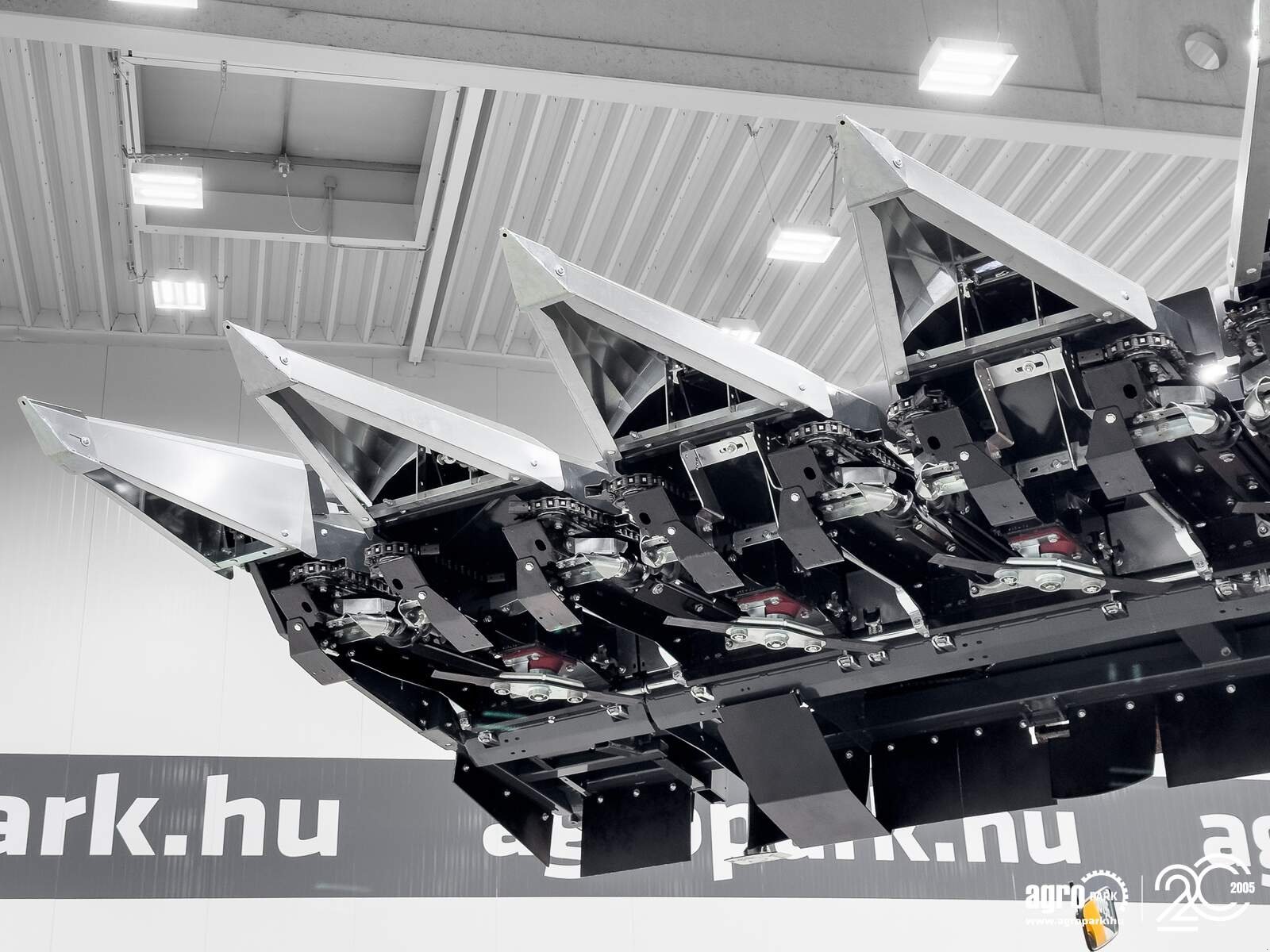 Schneidwerk typu Tecnomais TMRP4 6R-F 6 row (75 cm), foldable corn header, for Case IH and New Holland combines, Gebrauchtmaschine v Csengele (Obrázek 14)