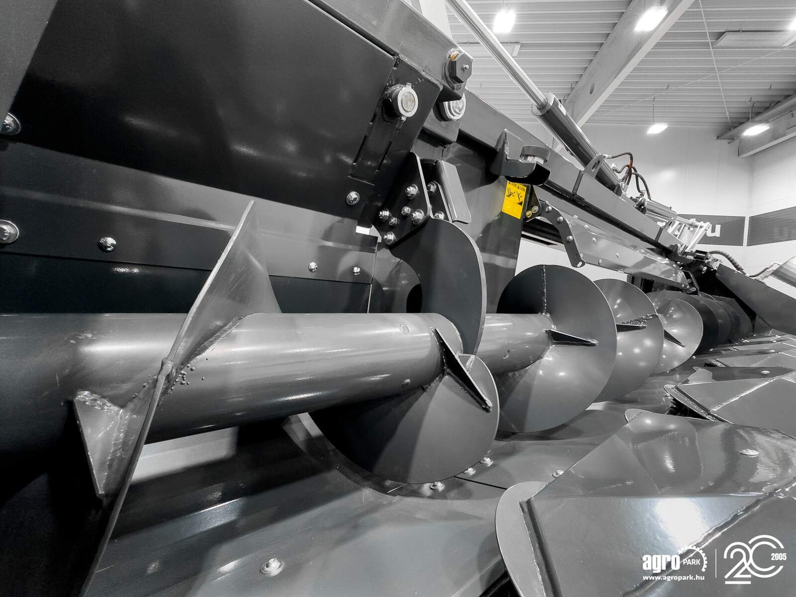 Schneidwerk typu Tecnomais TMRP4 6R-F 6 row (75 cm), foldable corn header, for Case IH and New Holland combines, Gebrauchtmaschine v Csengele (Obrázek 20)