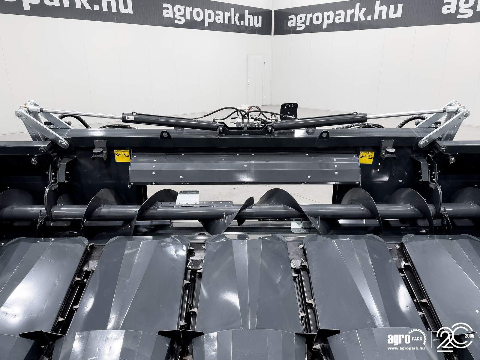 Schneidwerk typu Tecnomais TMRP4 6R-F 6 row (75 cm), foldable corn header, for Case IH and New Holland combines, Gebrauchtmaschine v Csengele (Obrázek 24)