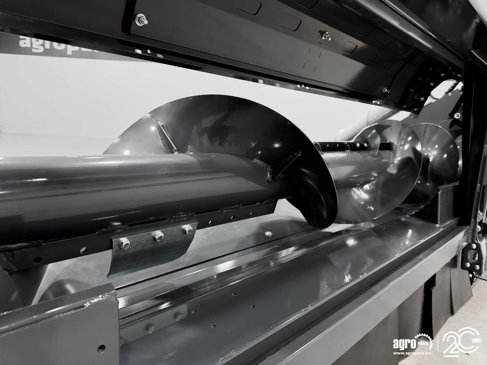 Schneidwerk typu Tecnomais TMRP4 6R-F 6 row (75 cm), foldable corn header, for Case IH and New Holland combines, Gebrauchtmaschine v Csengele (Obrázek 28)