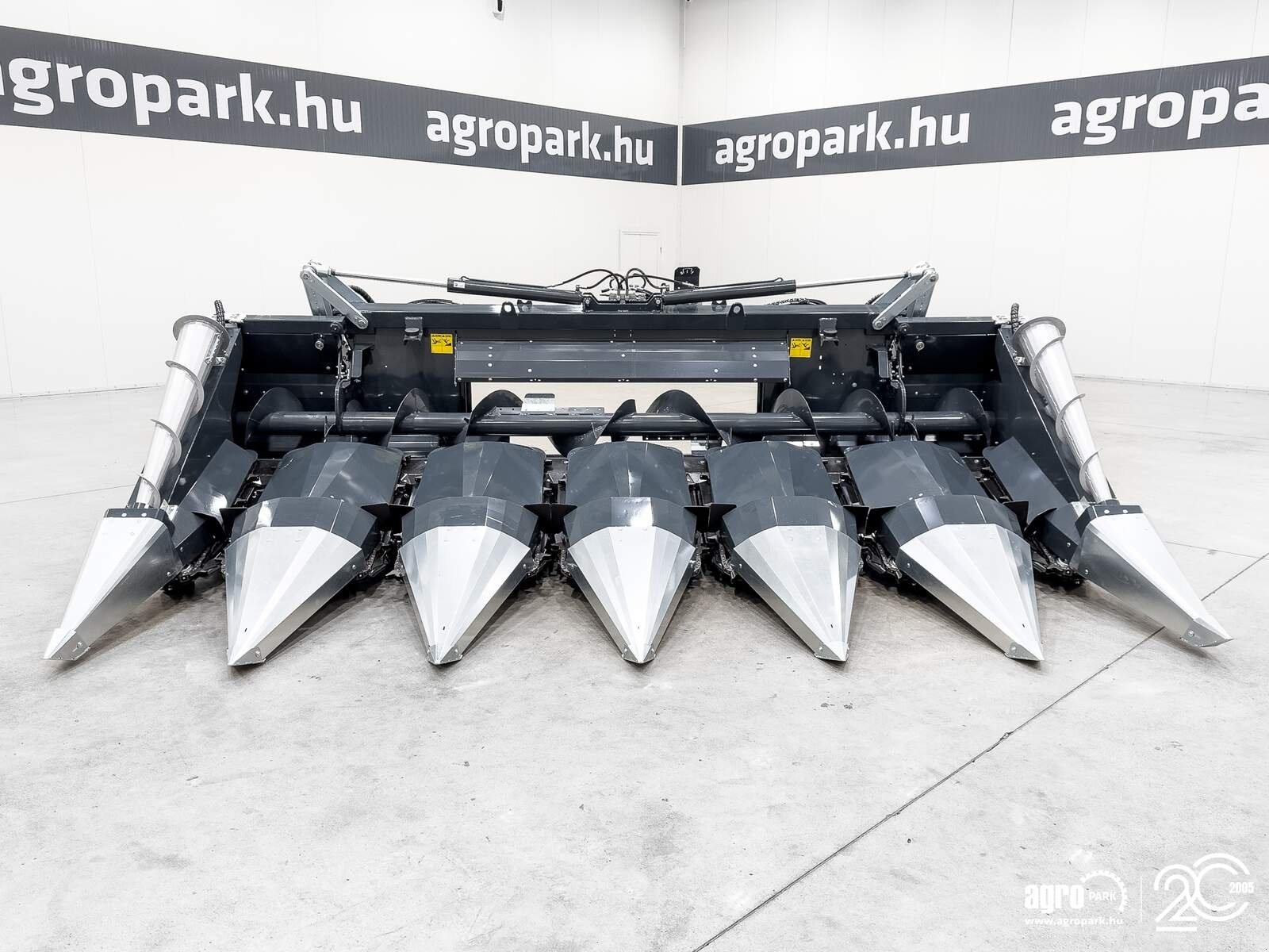 Schneidwerk Türe ait Tecnomais TMRP4 6R-F 6 row (75 cm), foldable corn header, for Claas combines, Gebrauchtmaschine içinde Csengele (resim 7)