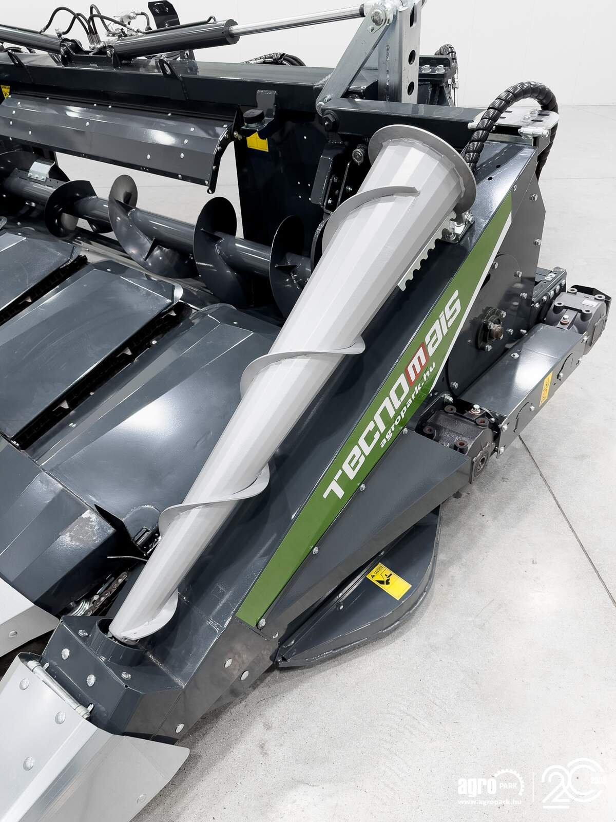 Schneidwerk Türe ait Tecnomais TMRP4 6R-F 6 row (75 cm), foldable corn header, for Claas combines, Gebrauchtmaschine içinde Csengele (resim 13)