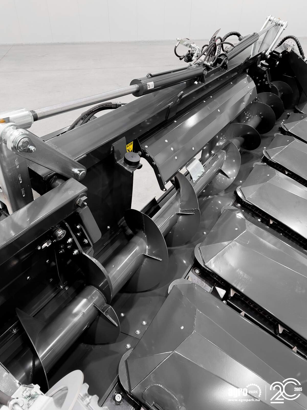 Schneidwerk Türe ait Tecnomais TMRP4 6R-F 6 row (75 cm), foldable corn header, for Claas combines, Gebrauchtmaschine içinde Csengele (resim 21)