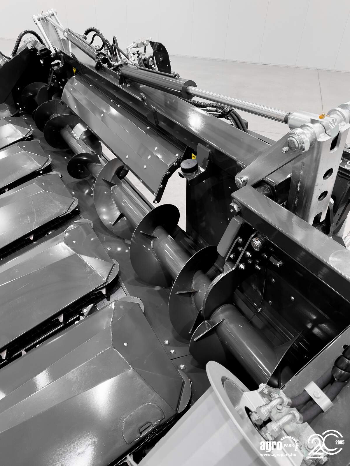 Schneidwerk Türe ait Tecnomais TMRP4 6R-F 6 row (75 cm), foldable corn header, for Claas combines, Gebrauchtmaschine içinde Csengele (resim 23)