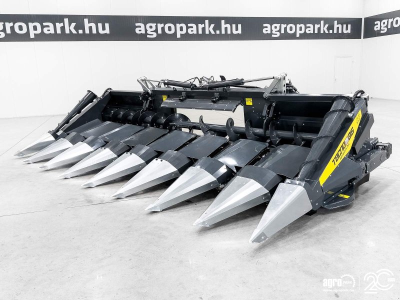Schneidwerk del tipo Tecnomais TMRP4 8R-F 8 row (75 cm), foldable corn header, for Case IH and New Holland combines, Gebrauchtmaschine en Csengele (Imagen 1)