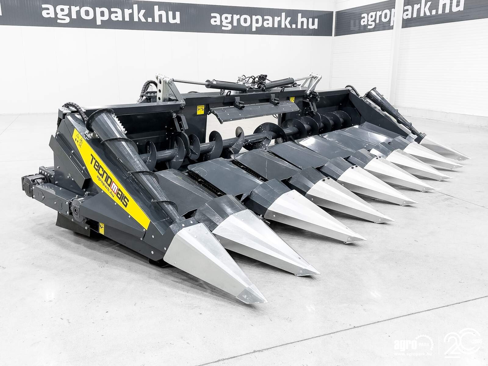 Schneidwerk typu Tecnomais TMRP4 8R-F 8 row (75 cm), foldable corn header, for Case IH and New Holland combines, Gebrauchtmaschine v Csengele (Obrázek 2)
