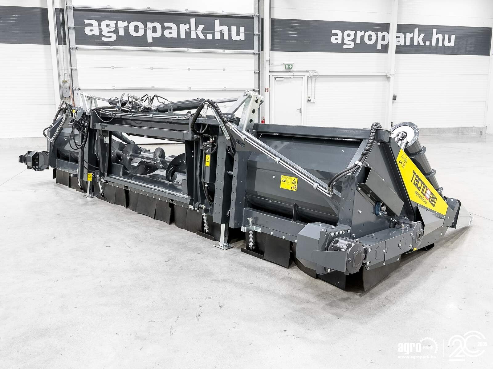 Schneidwerk typu Tecnomais TMRP4 8R-F 8 row (75 cm), foldable corn header, for Case IH and New Holland combines, Gebrauchtmaschine v Csengele (Obrázek 3)