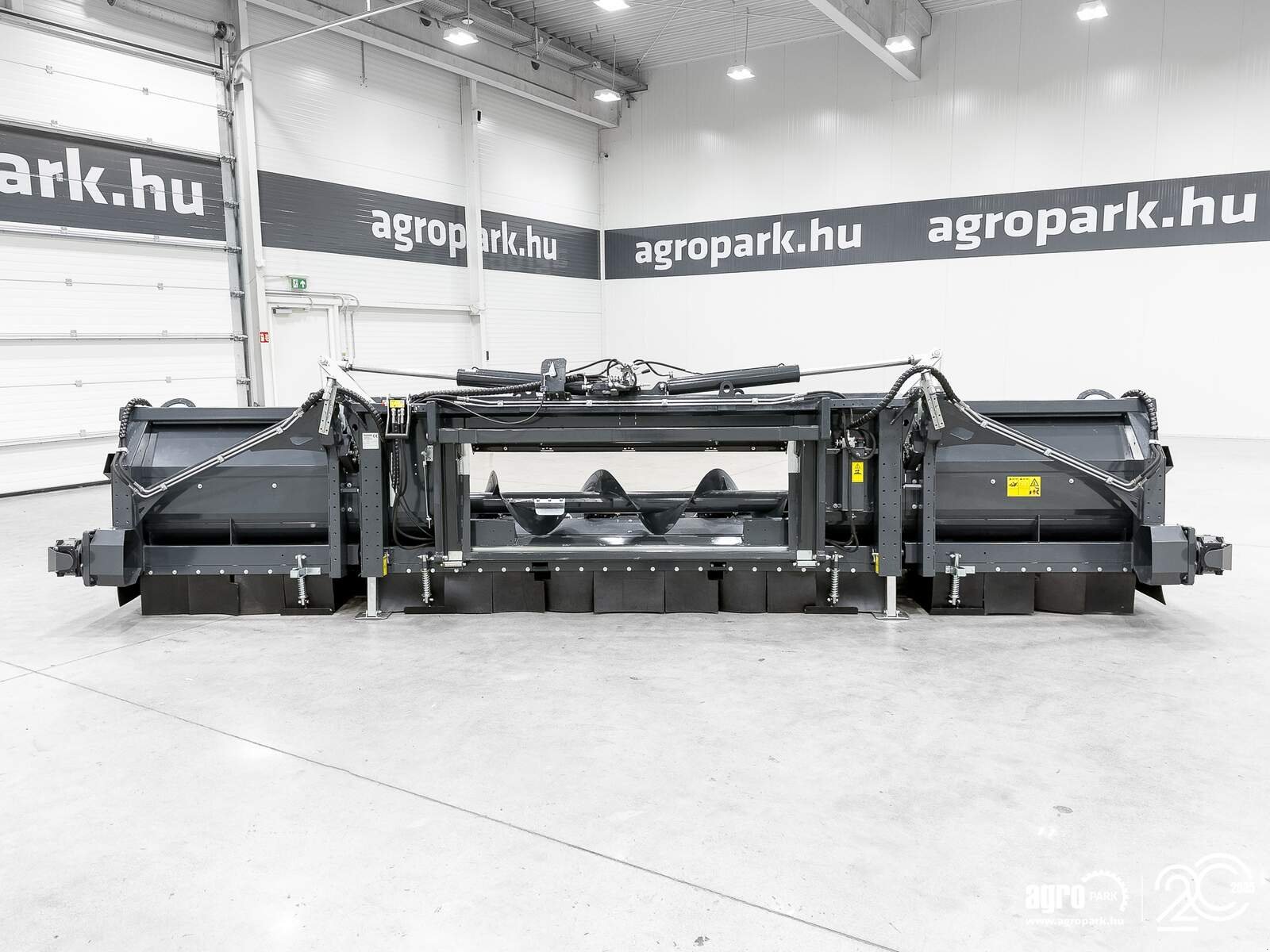 Schneidwerk typu Tecnomais TMRP4 8R-F 8 row (75 cm), foldable corn header, for Case IH and New Holland combines, Gebrauchtmaschine v Csengele (Obrázek 9)