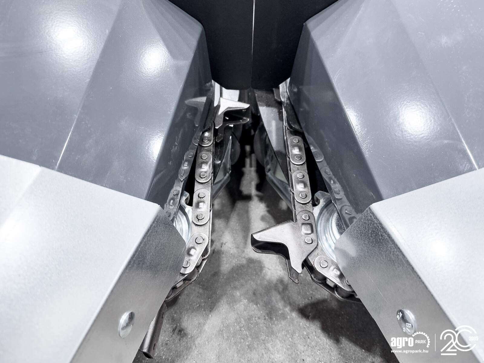 Schneidwerk typu Tecnomais TMRP4 8R-F 8 row (75 cm), foldable corn header, for Case IH and New Holland combines, Gebrauchtmaschine v Csengele (Obrázek 12)
