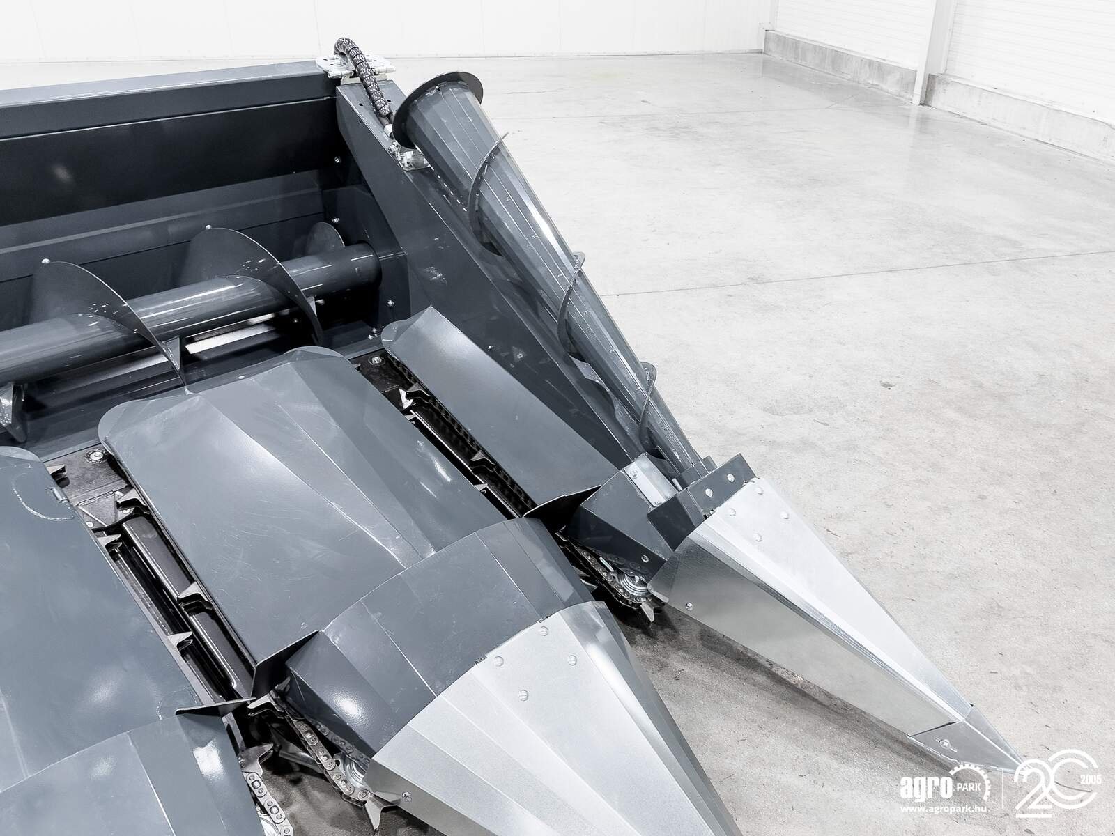 Schneidwerk typu Tecnomais TMRP4 8R-F 8 row (75 cm), foldable corn header, for Case IH and New Holland combines, Gebrauchtmaschine v Csengele (Obrázek 13)