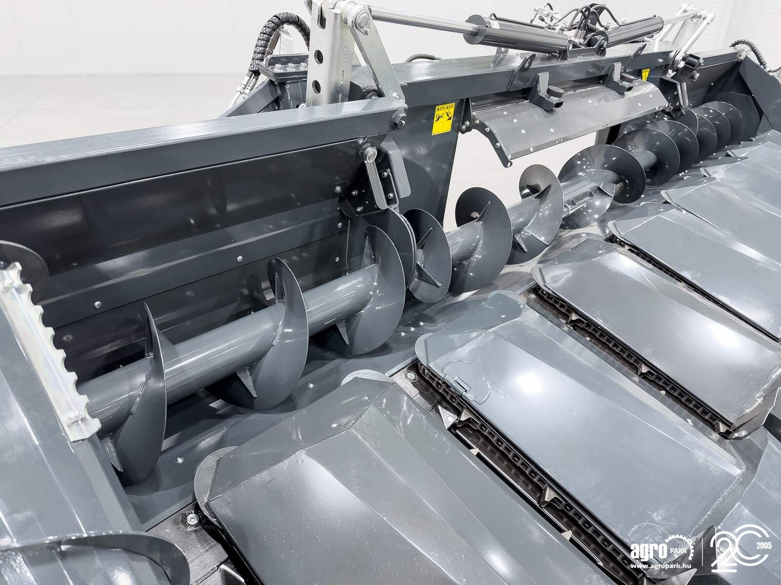 Schneidwerk typu Tecnomais TMRP4 8R-F 8 row (75 cm), foldable corn header, for Case IH and New Holland combines, Gebrauchtmaschine v Csengele (Obrázek 14)