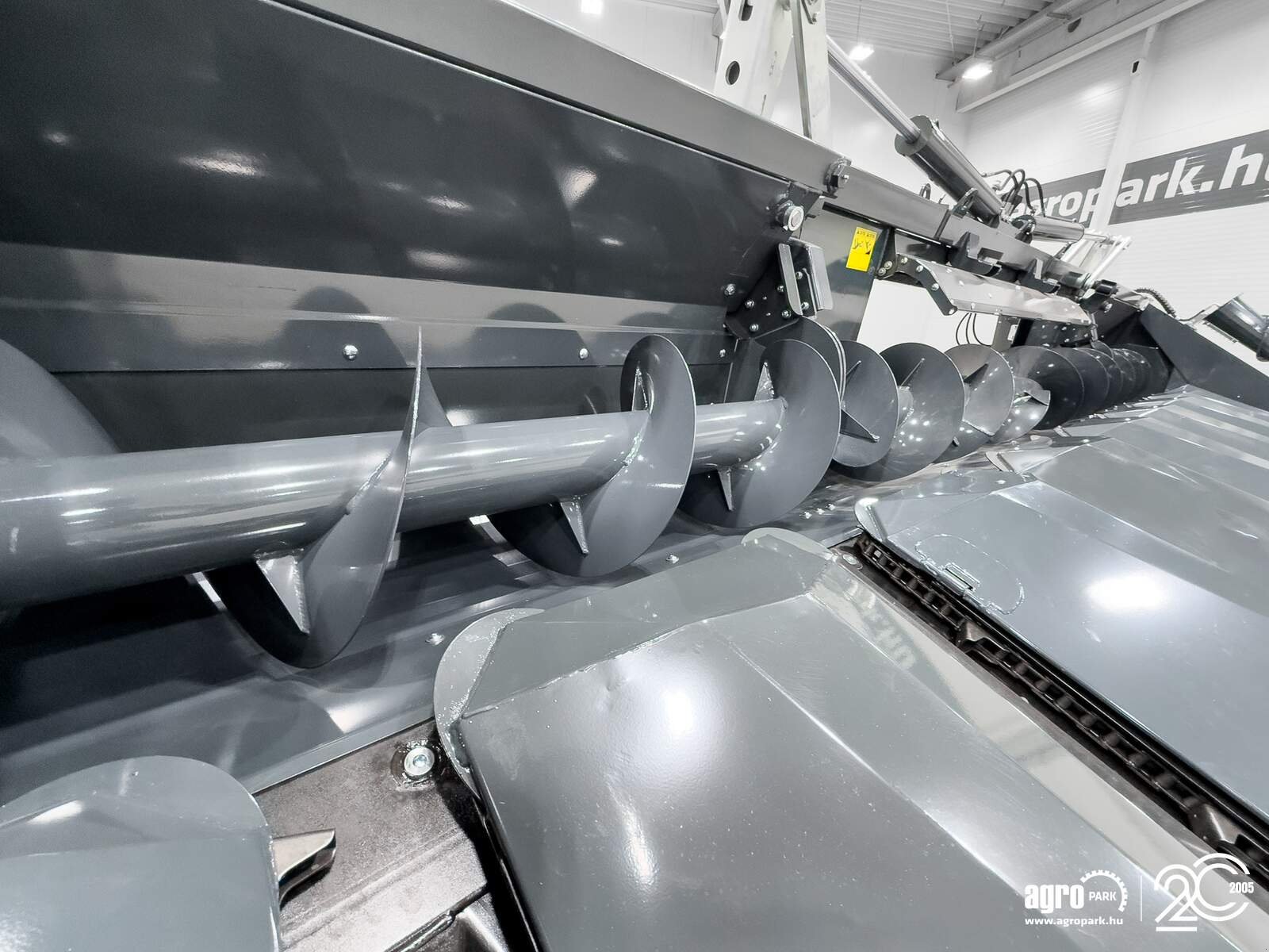 Schneidwerk typu Tecnomais TMRP4 8R-F 8 row (75 cm), foldable corn header, for Case IH and New Holland combines, Gebrauchtmaschine v Csengele (Obrázek 15)