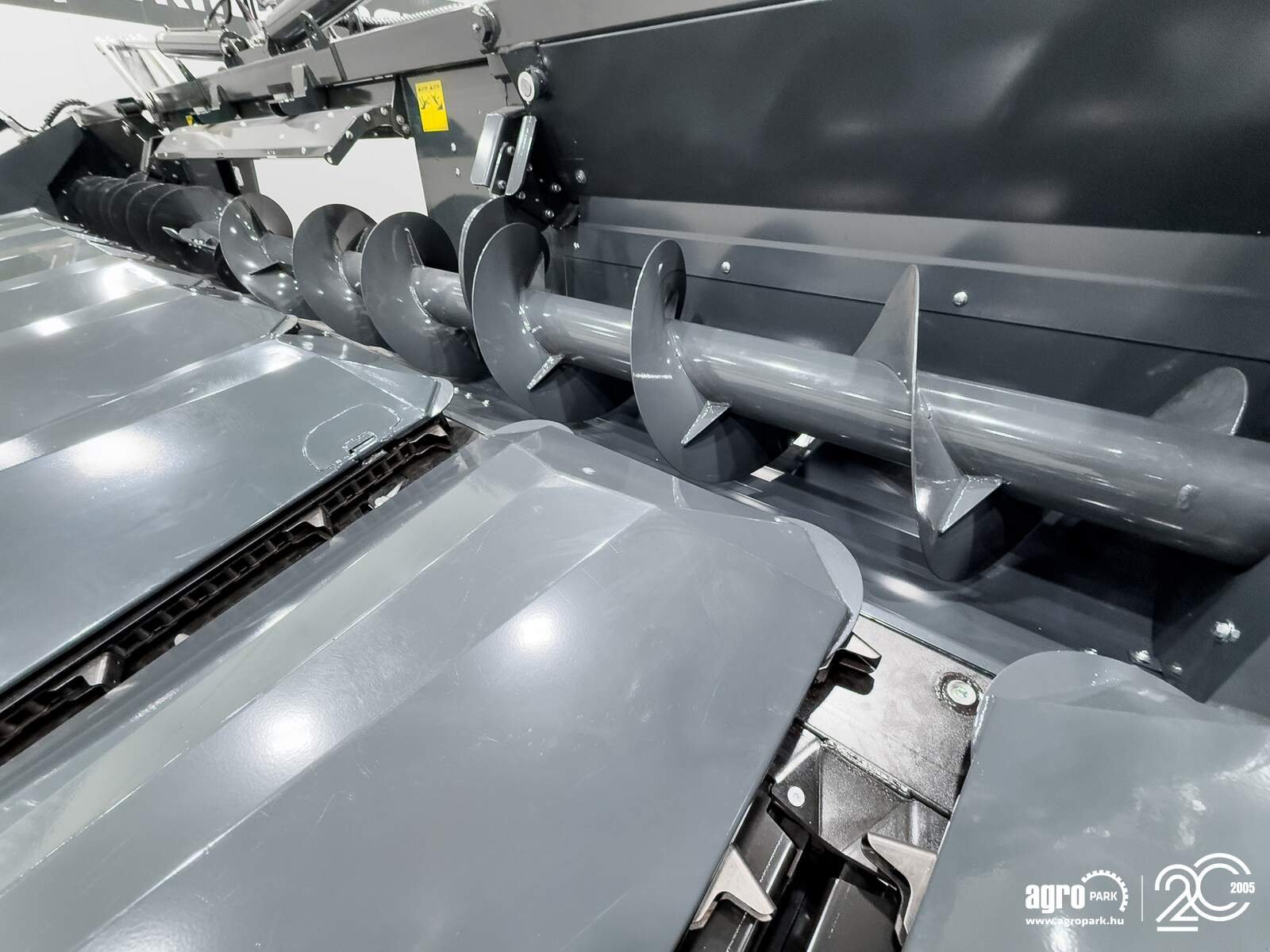 Schneidwerk typu Tecnomais TMRP4 8R-F 8 row (75 cm), foldable corn header, for Case IH and New Holland combines, Gebrauchtmaschine v Csengele (Obrázek 17)