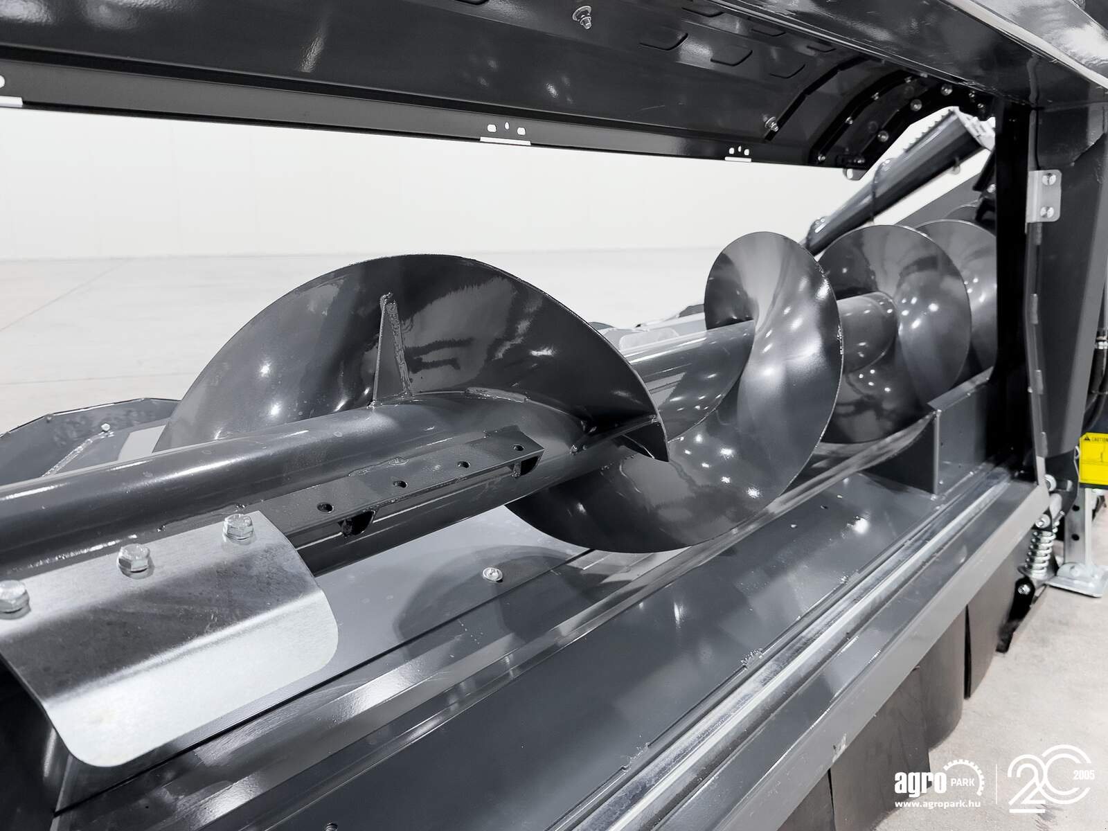Schneidwerk typu Tecnomais TMRP4 8R-F 8 row (75 cm), foldable corn header, for Case IH and New Holland combines, Gebrauchtmaschine v Csengele (Obrázek 21)