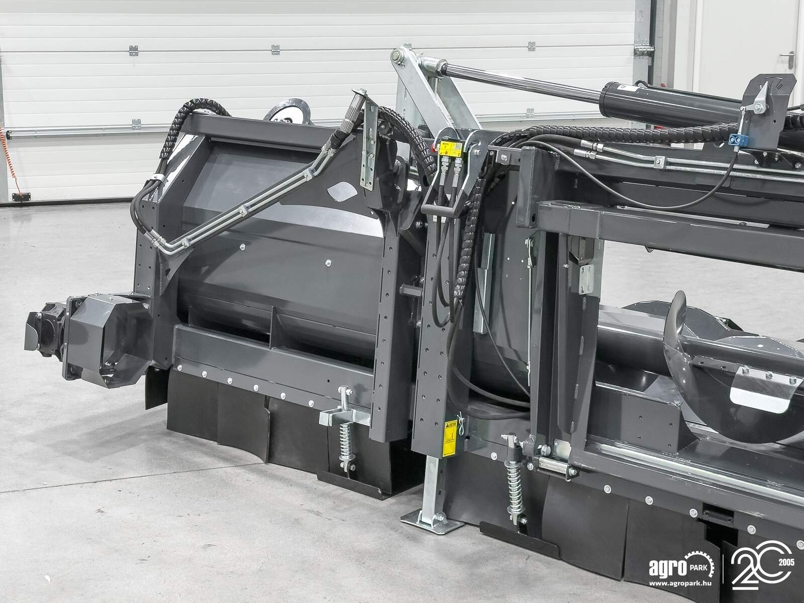 Schneidwerk typu Tecnomais TMRP4 8R-F 8 row (75 cm), foldable corn header, for Case IH and New Holland combines, Gebrauchtmaschine v Csengele (Obrázek 22)