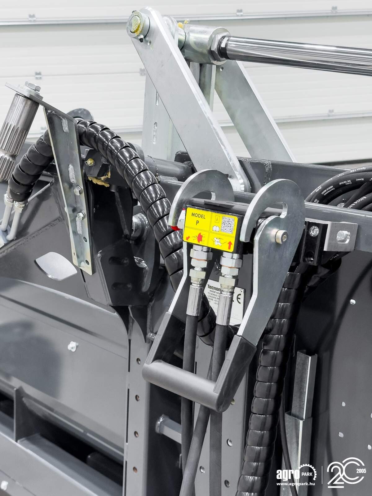 Schneidwerk typu Tecnomais TMRP4 8R-F 8 row (75 cm), foldable corn header, for Case IH and New Holland combines, Gebrauchtmaschine v Csengele (Obrázek 23)