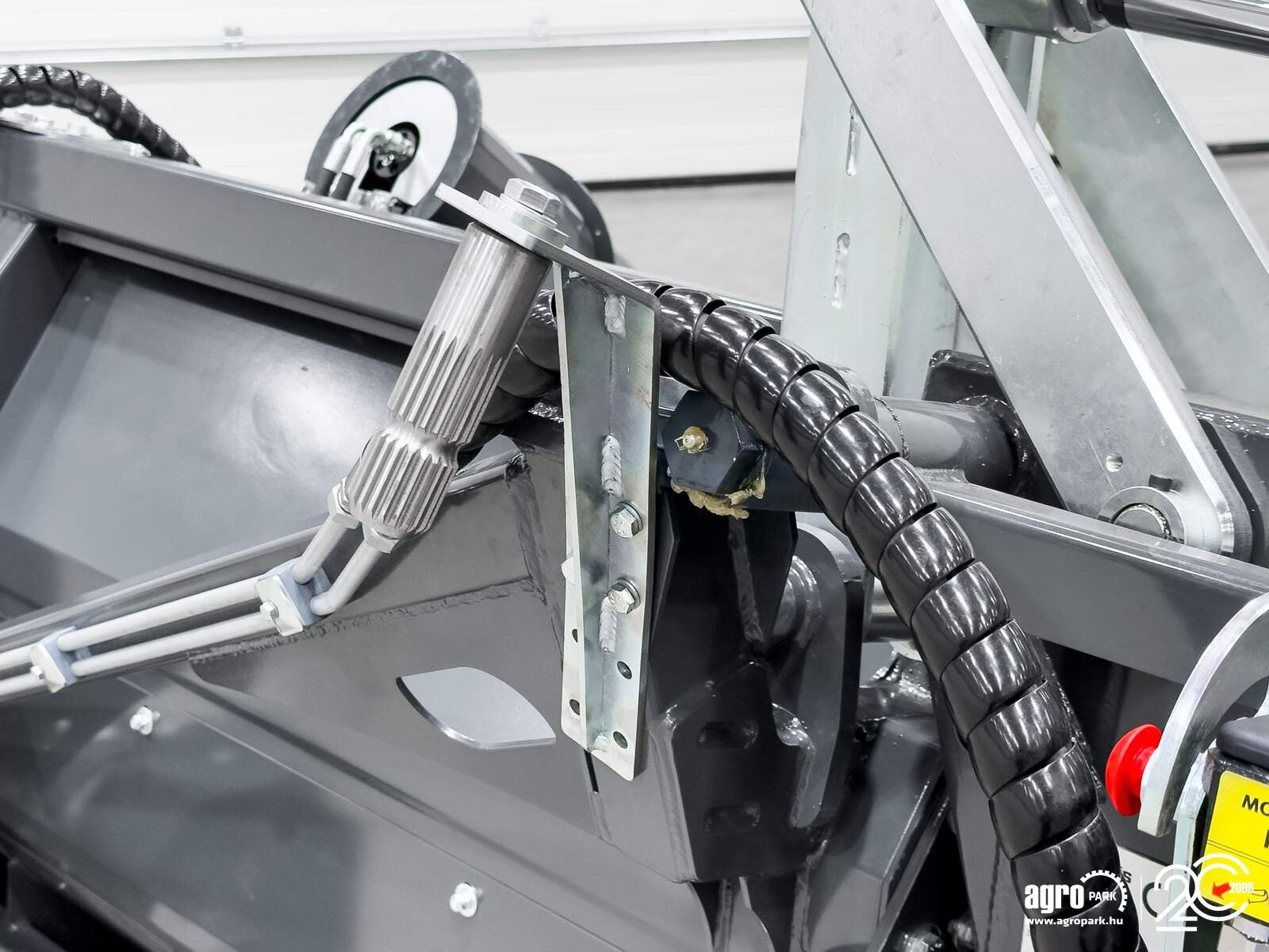 Schneidwerk typu Tecnomais TMRP4 8R-F 8 row (75 cm), foldable corn header, for Case IH and New Holland combines, Gebrauchtmaschine v Csengele (Obrázek 24)