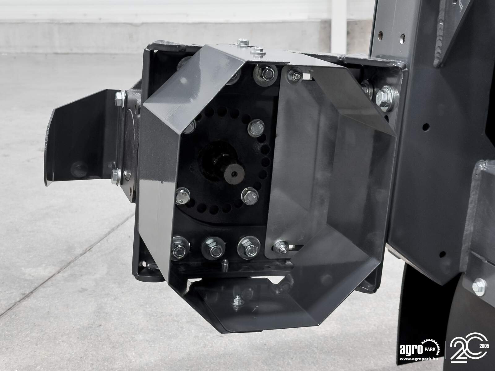 Schneidwerk typu Tecnomais TMRP4 8R-F 8 row (75 cm), foldable corn header, for Case IH and New Holland combines, Gebrauchtmaschine v Csengele (Obrázek 25)