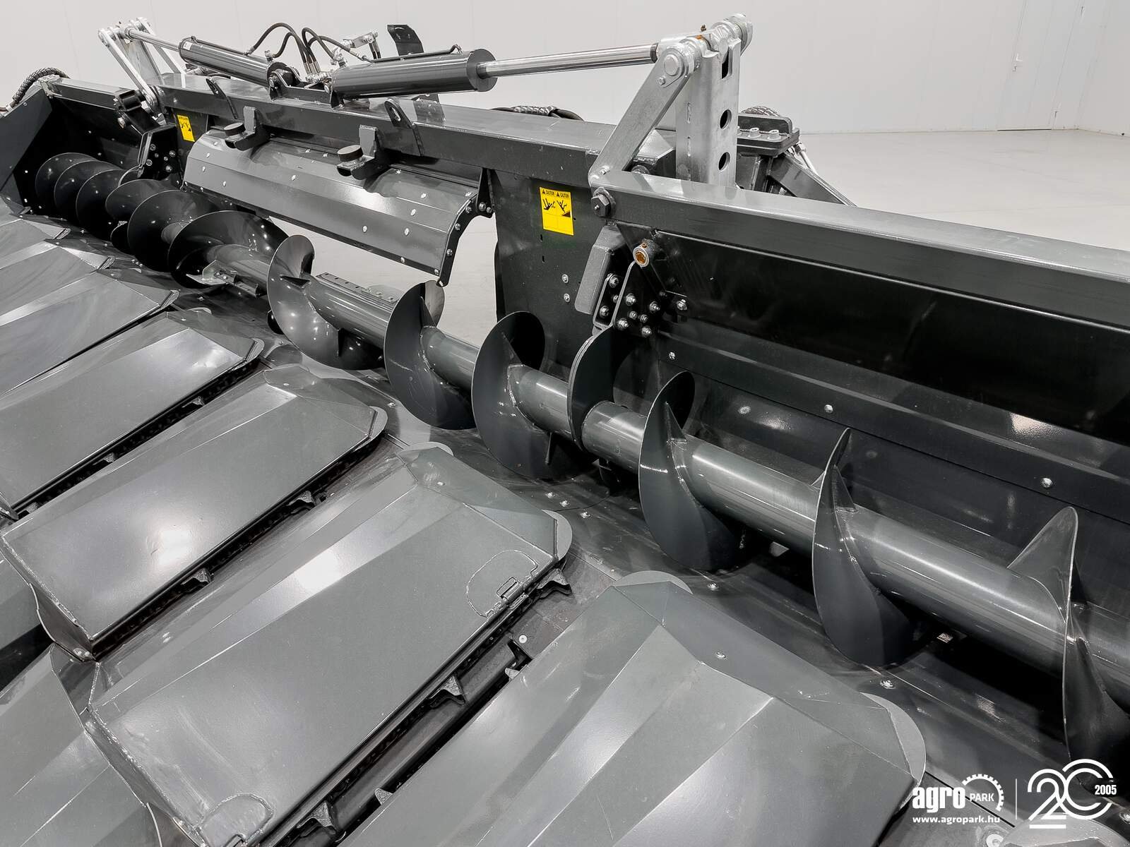 Schneidwerk typu Tecnomais TMRP4 8R-F UNUSED 8 row (75 cm), foldable corn header, for Claas Tucano and Lexion combines, Gebrauchtmaschine v Csengele (Obrázek 16)