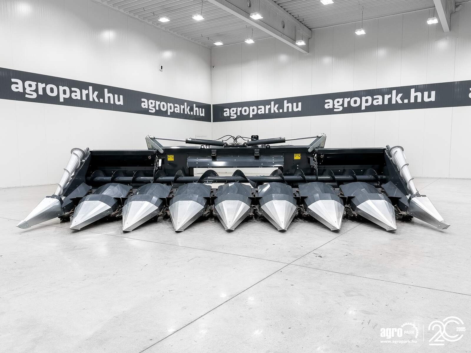 Schneidwerk typu Tecnomais TMRP4 8R-F UNUSED 8 row (75 cm), foldable corn header, for Claas Tucano and Lexion combines, Gebrauchtmaschine w Csengele (Zdjęcie 7)