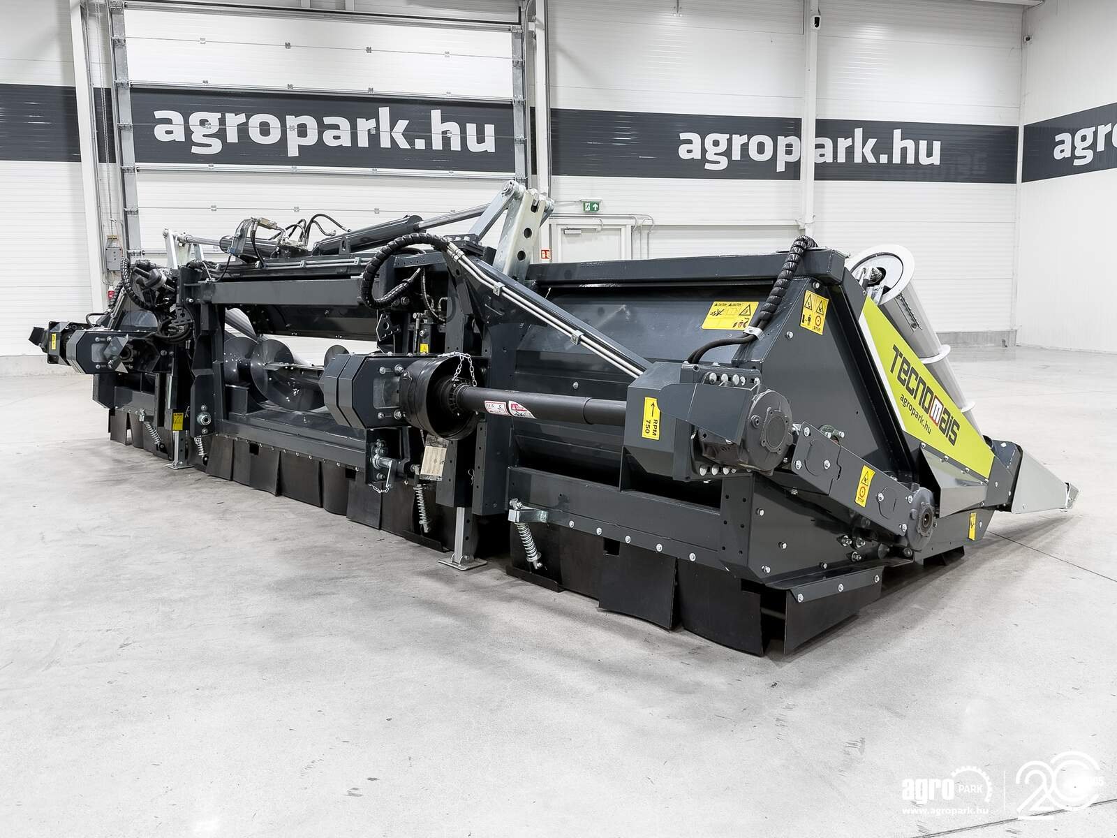 Schneidwerk typu Tecnomais TMRP4 8R-F UNUSED 8 row (75 cm), foldable corn header, for Claas Tucano and Lexion combines, Gebrauchtmaschine v Csengele (Obrázek 3)