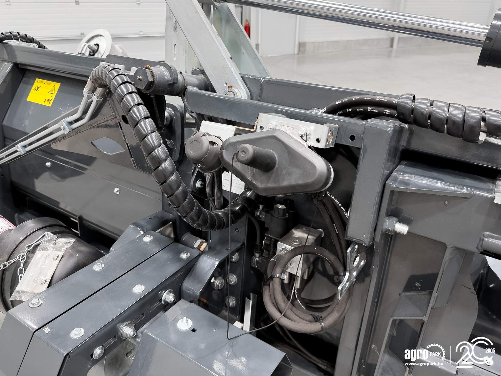 Schneidwerk tipa Tecnomais TMRP4 8R-F UNUSED 8 row (75 cm), foldable corn header, for Claas Tucano and Lexion combines, Gebrauchtmaschine u Csengele (Slika 25)