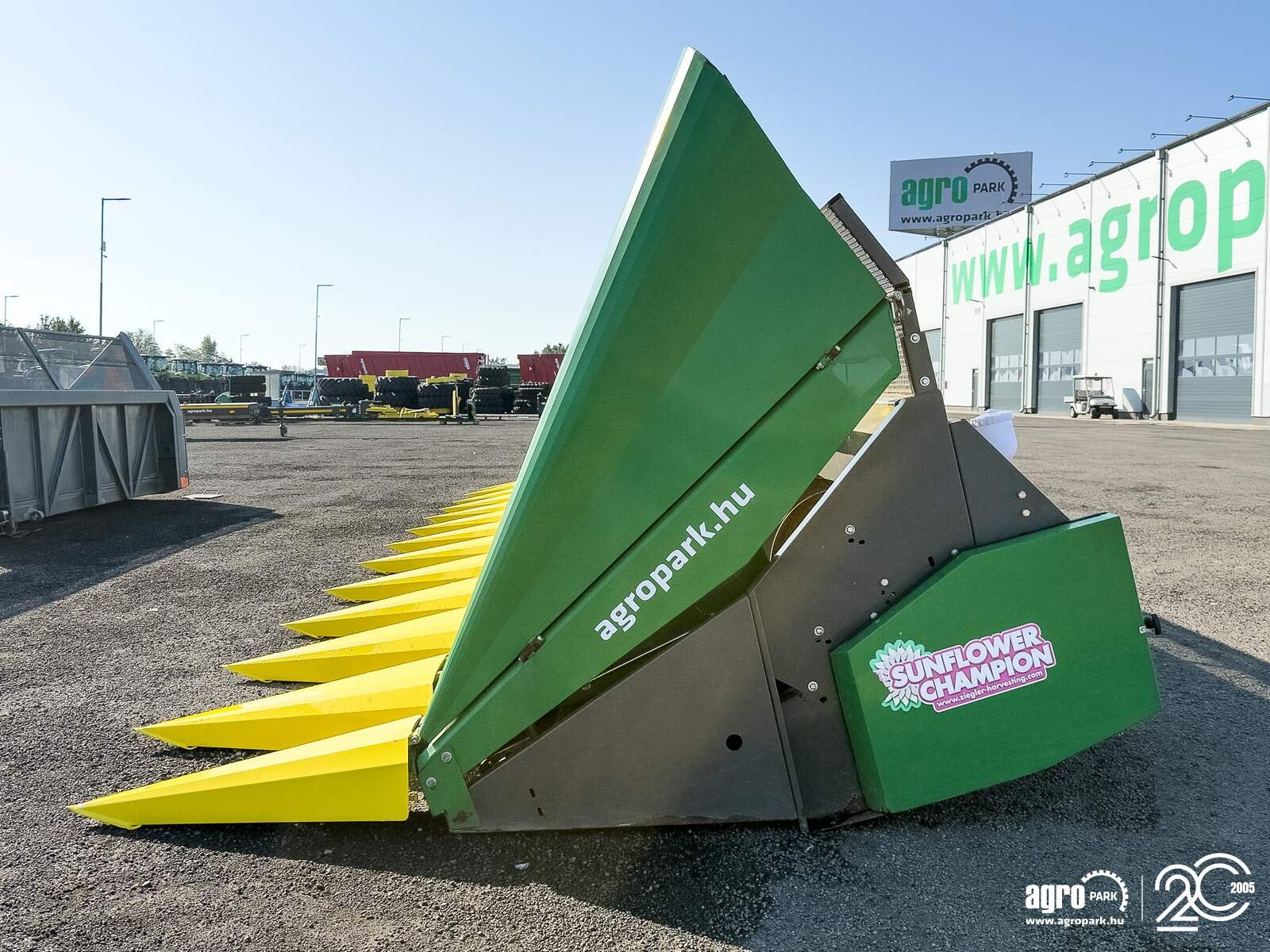 Schneidwerk typu Ziegler Sunflower Champion 12R John Deere 12 row sunflower header, 75 cm row distance, for John Deere S and T combines, Gebrauchtmaschine v Csengele (Obrázek 5)