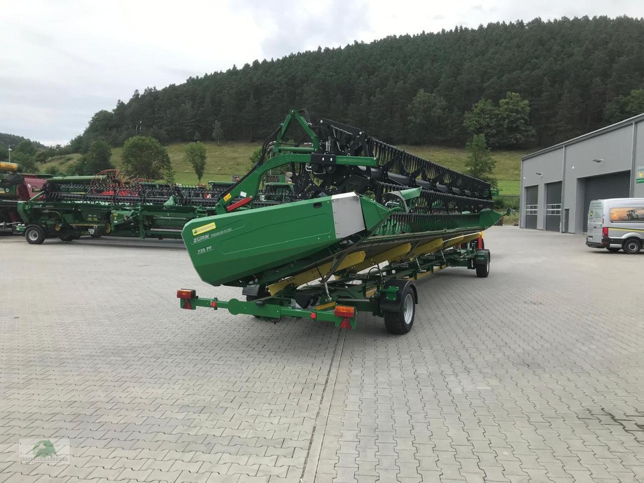 Schneidwerkswagen des Typs John Deere 735PF, Neumaschine in Teichröda (Bild 4)