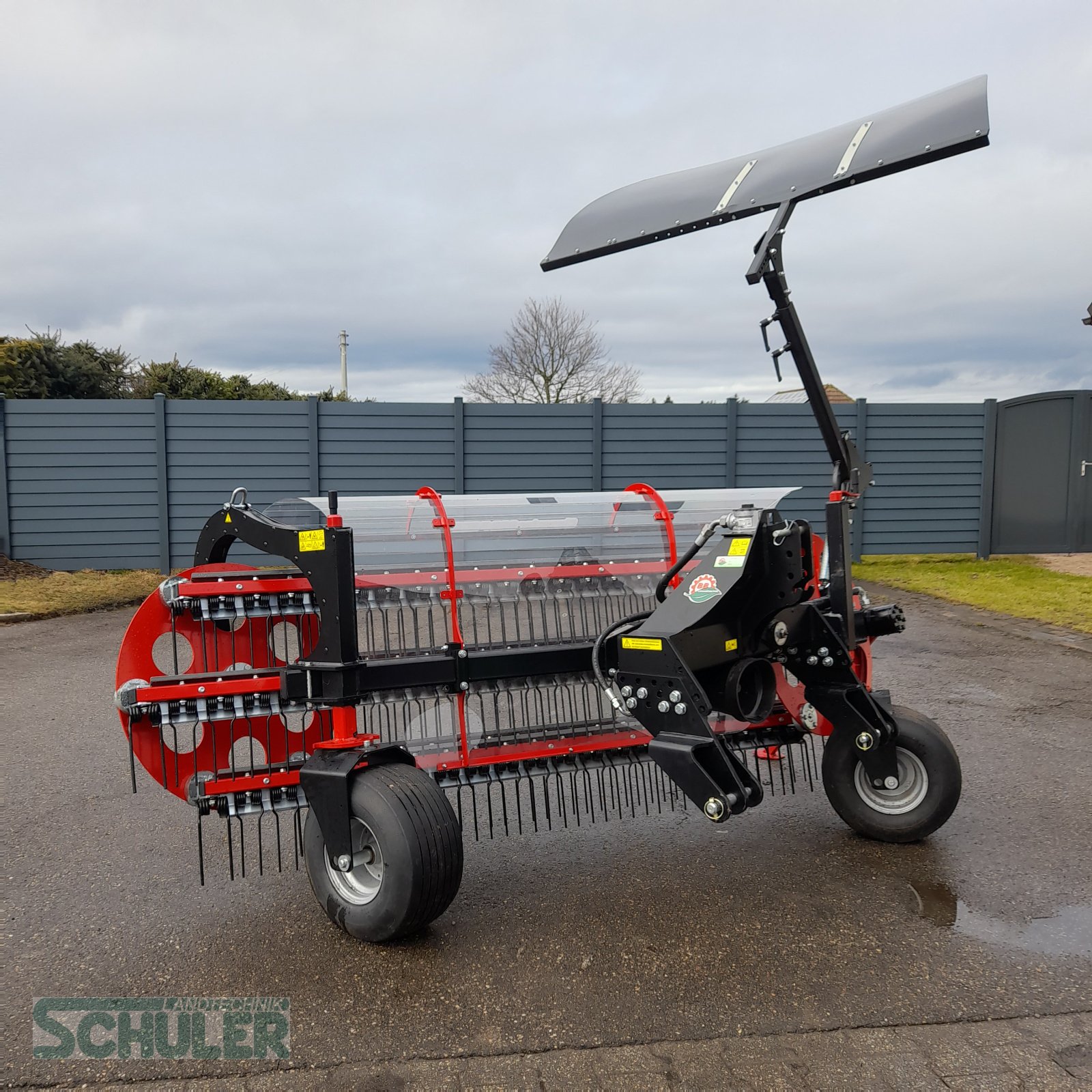 Schwader des Typs BB-Umwelttechnik Clementer 250 F ECO, Neumaschine in St. Märgen (Bild 1)