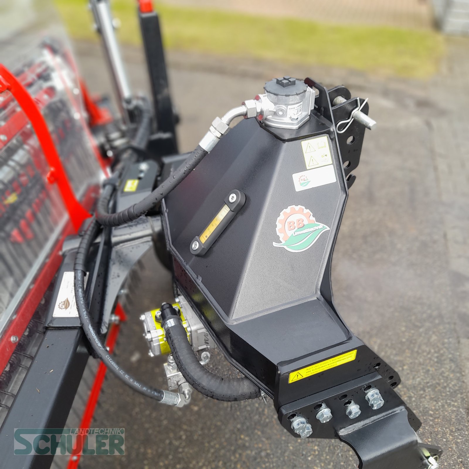 Schwader des Typs BB-Umwelttechnik Clementer 250 F ECO, Neumaschine in St. Märgen (Bild 3)