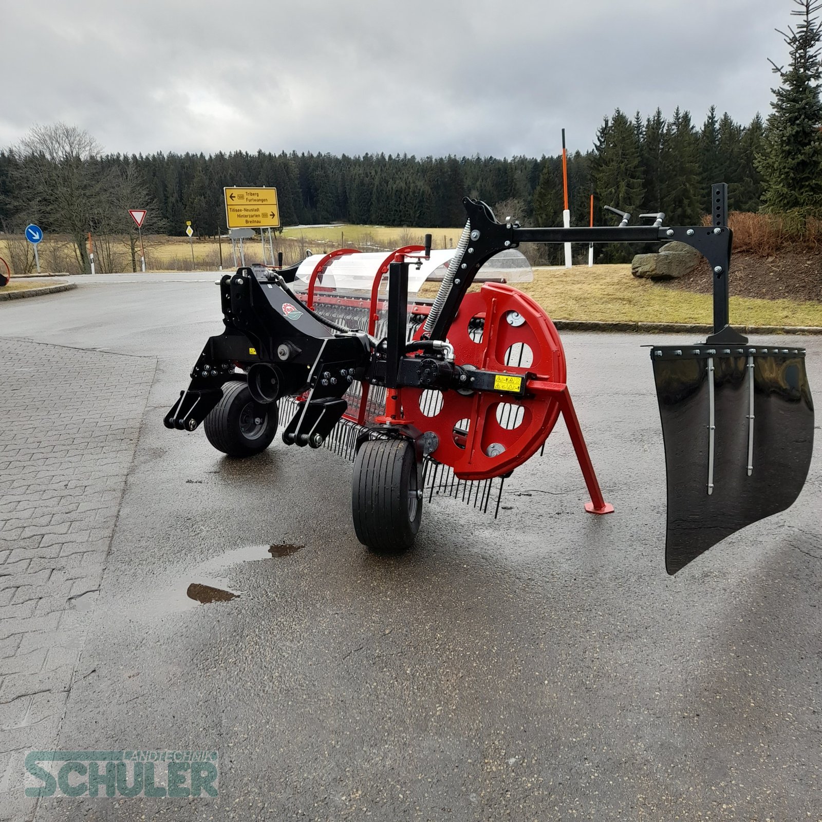 Schwader des Typs BB-Umwelttechnik Clementer 250 F ECO, Neumaschine in St. Märgen (Bild 9)