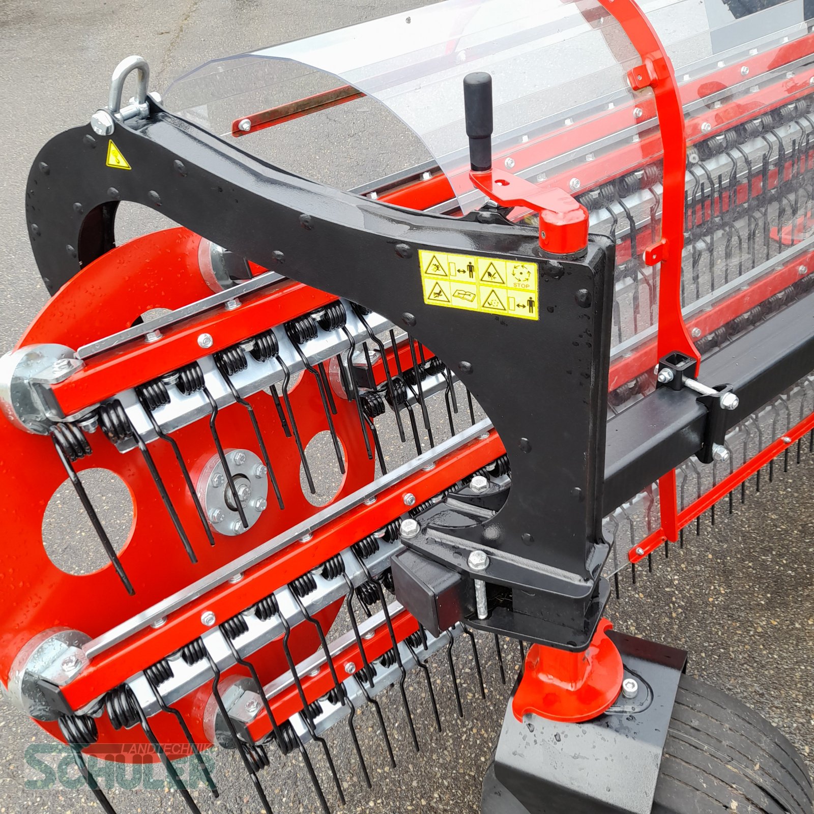 Schwader des Typs BB-Umwelttechnik Clementer 250 F ECO, Neumaschine in St. Märgen (Bild 11)