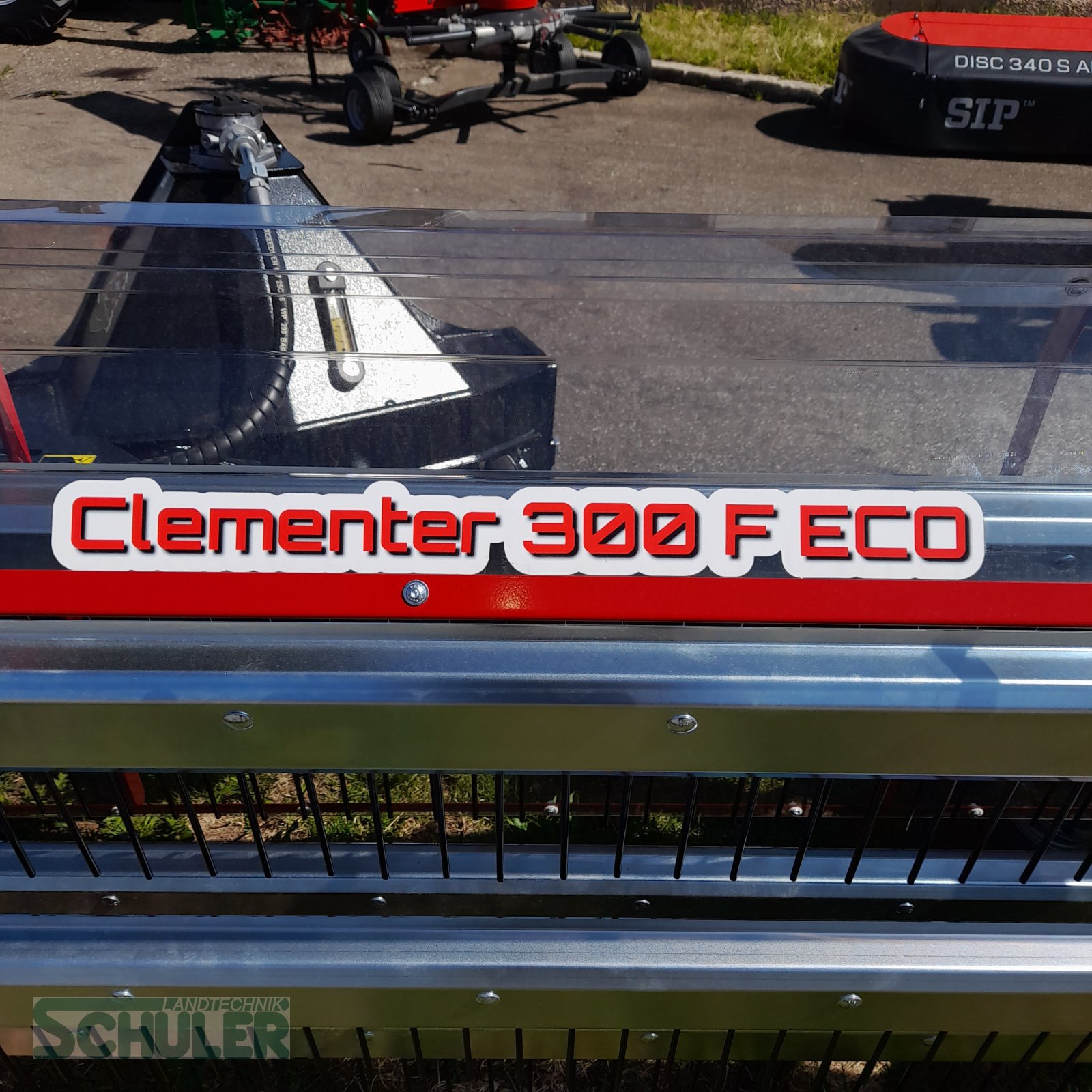Schwader des Typs BB-Umwelttechnik Clementer 300 F ECO, Neumaschine in St. Märgen (Bild 4)