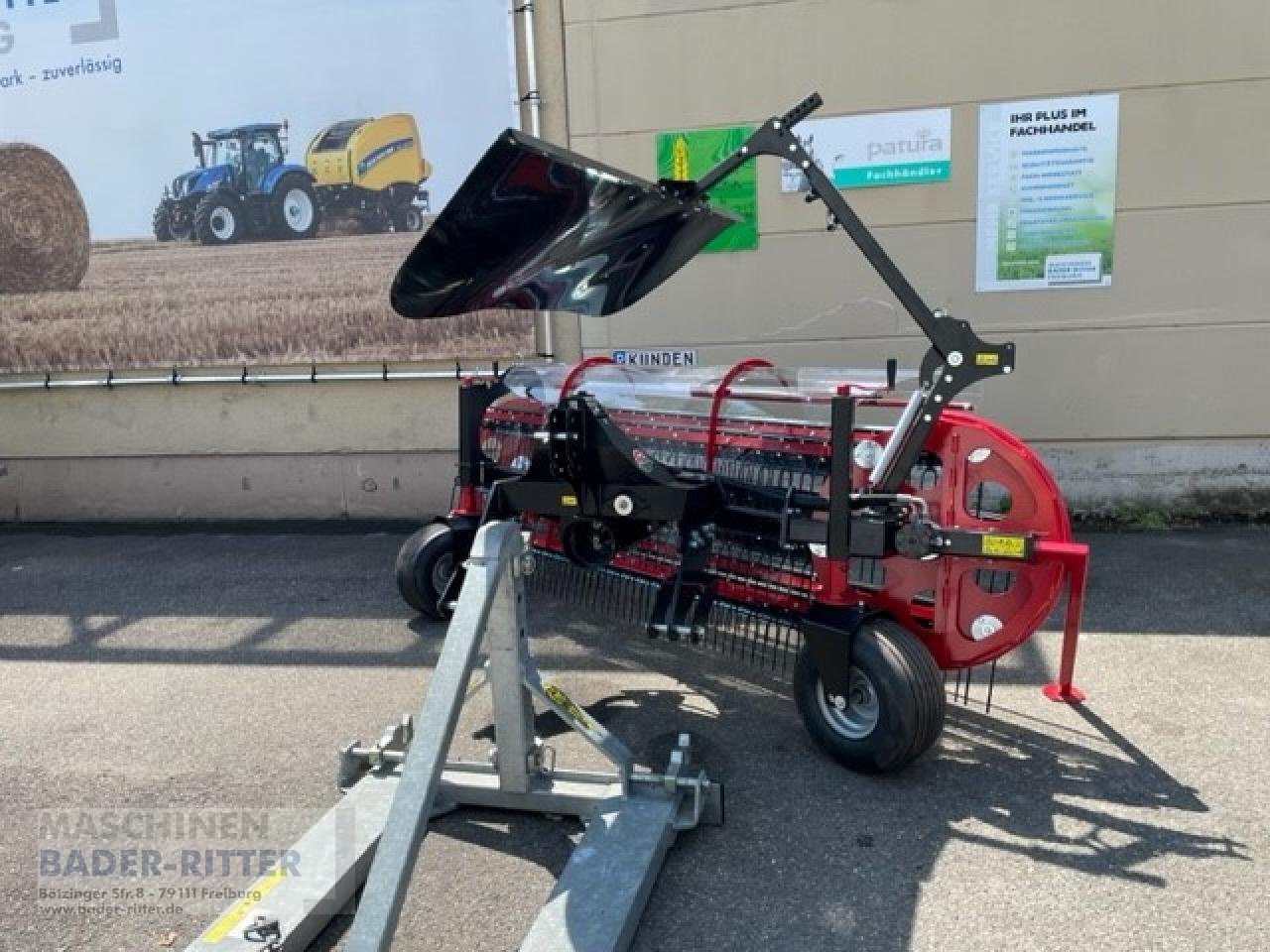 Schwader des Typs BB-Umwelttechnik Clementer 300F ECO, Neumaschine in Freiburg (Bild 2)