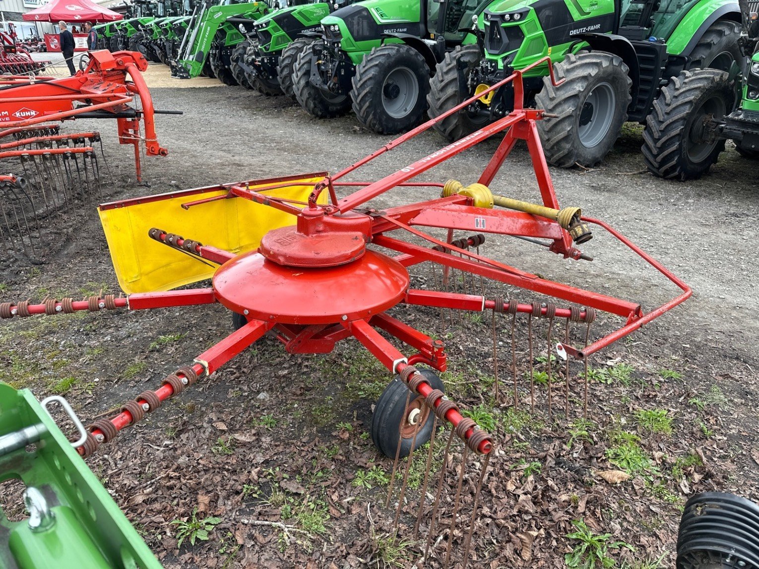 Schwader Türe ait Case IH Andaineur N10 Case IH, Gebrauchtmaschine içinde LA SOUTERRAINE (resim 4)