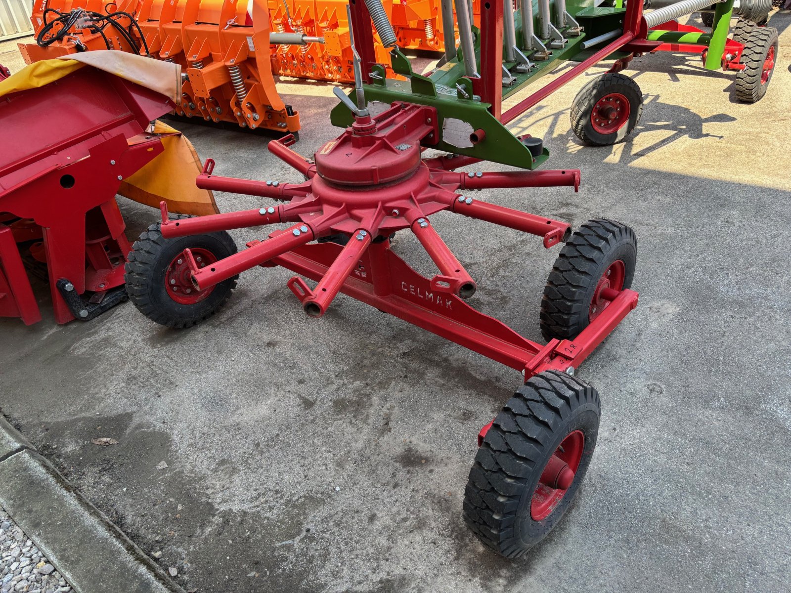 Schwader tipa Celmak Kreiselschwader RWR380, Neumaschine u Gerasdorf (Slika 2)