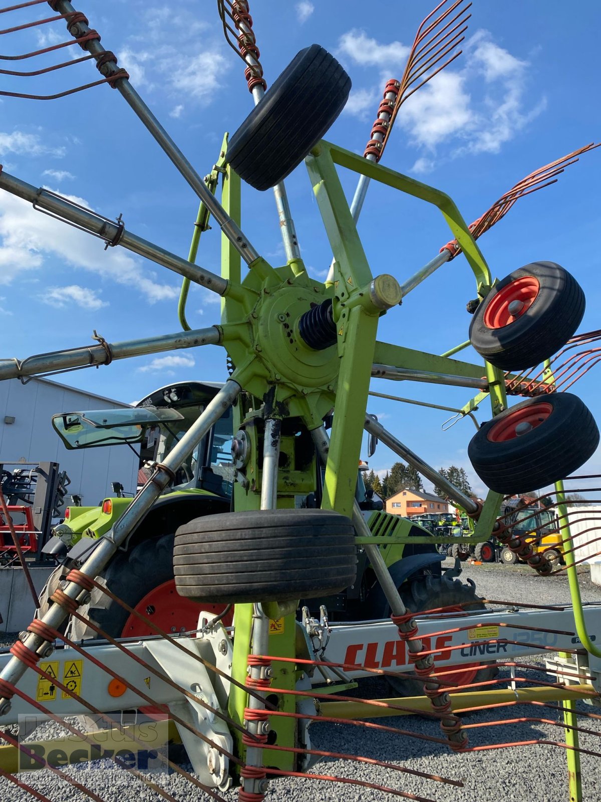 Schwader des Typs CLAAS Liner 1250 Profil, Gebrauchtmaschine in Weimar-Niederwalgern (Bild 3)